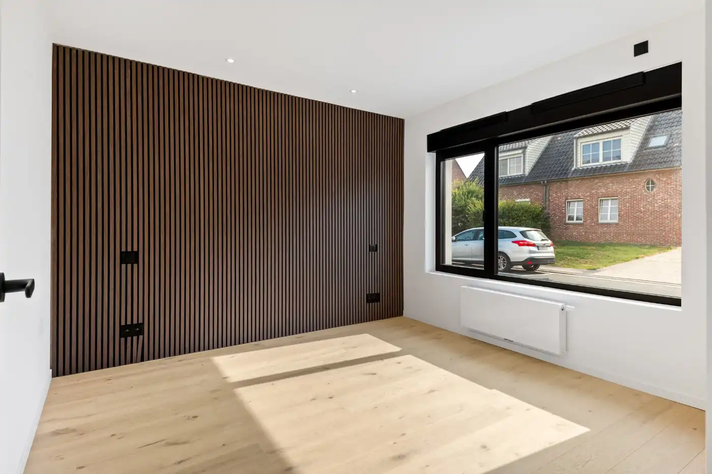 Instapklare, gerenoveerde laagbouwwoning met 2 slpk. en tuin foto 9