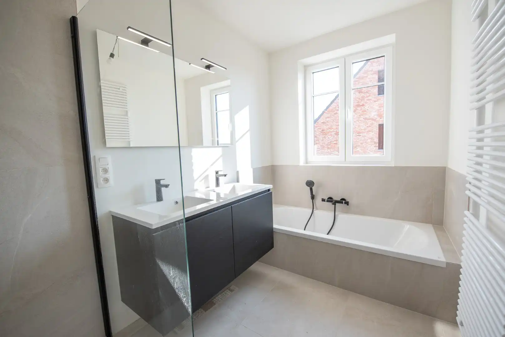 Knap afgewerkte, energiezuinige woning op sublieme locatie centrum Waregem! Kijkwoning! foto 7