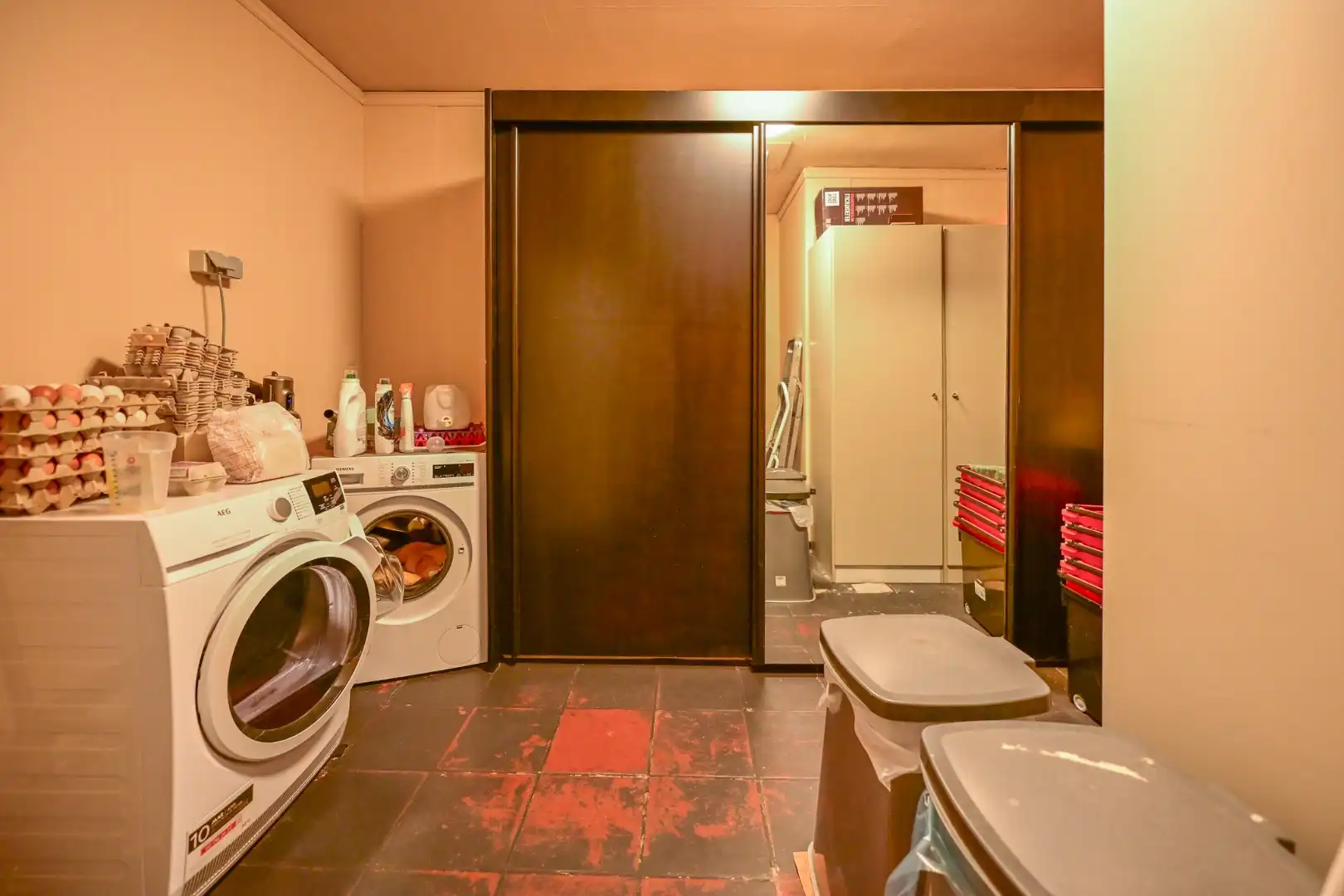 Ruime handelswoning met voormalige kapperszaak op 781m2 te Wildenburg foto 16