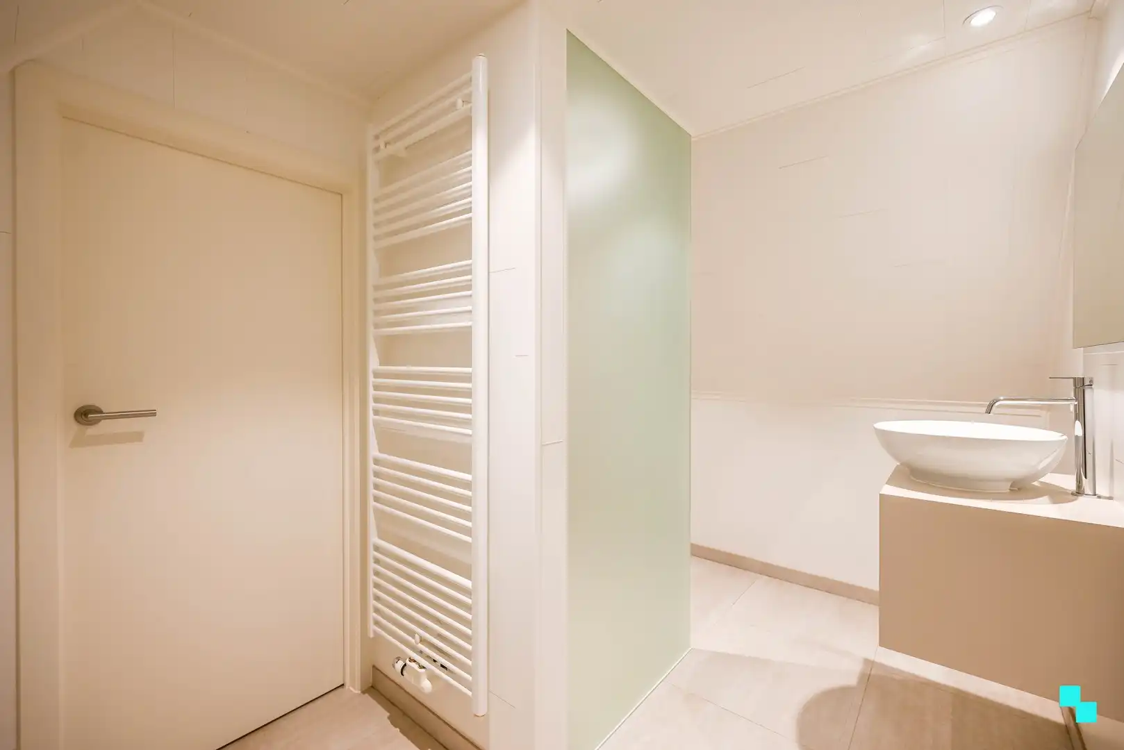 Riante handelswoonst in Waregem foto 40