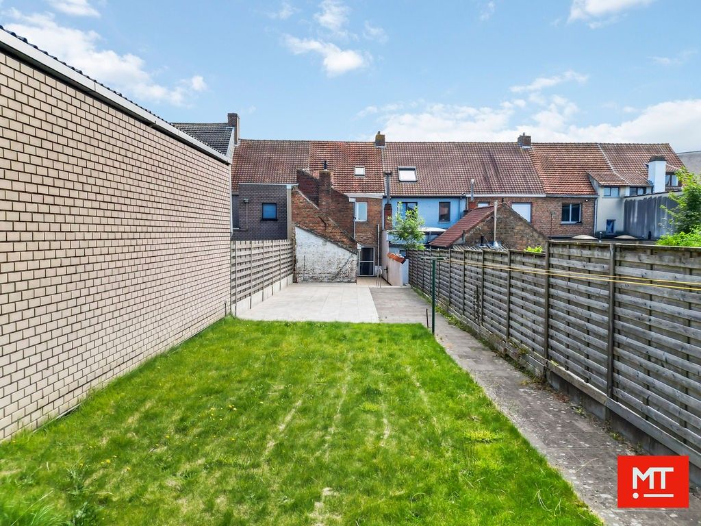 Ruime woning met 4 slaapkamers, tuin en garage/uitweg in hartje Zonnebeke foto 4