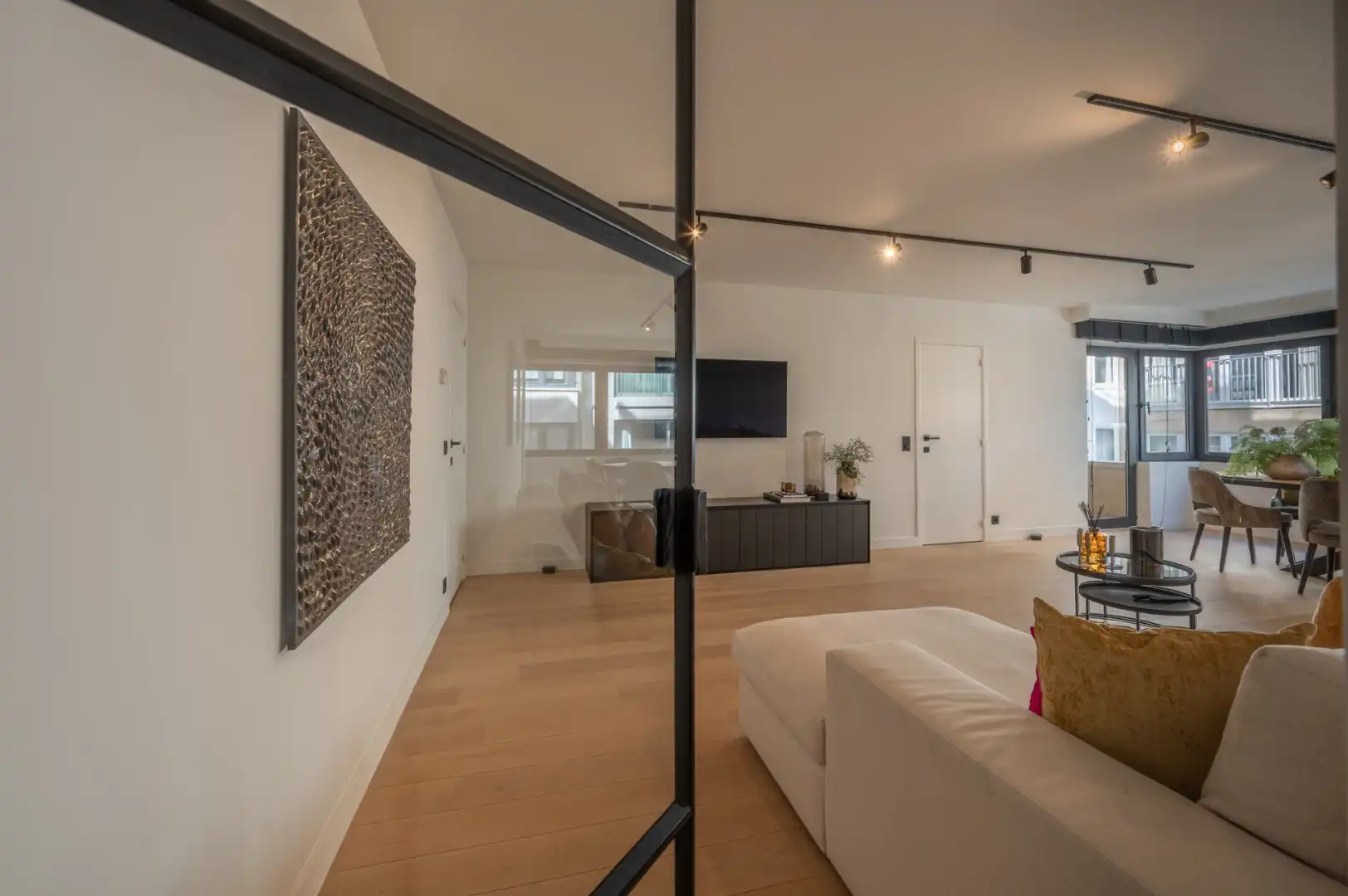 Lichtrijk appartement met zijdelings zeezicht en prachtig open zicht over Duinbergen foto 6
