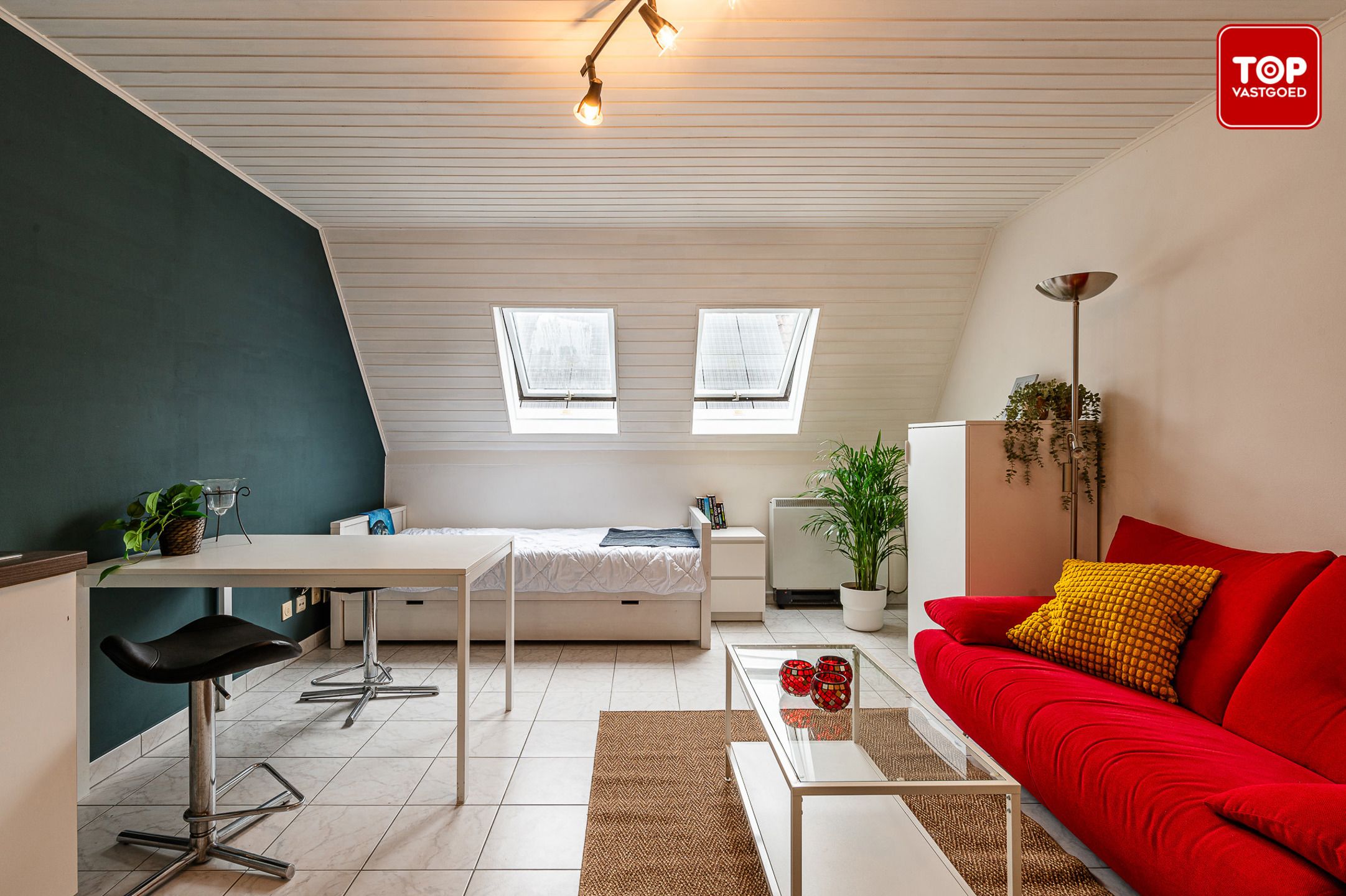 OPBRENGSTEIGENDOM: 11 studio's op TOP ligging. foto 4