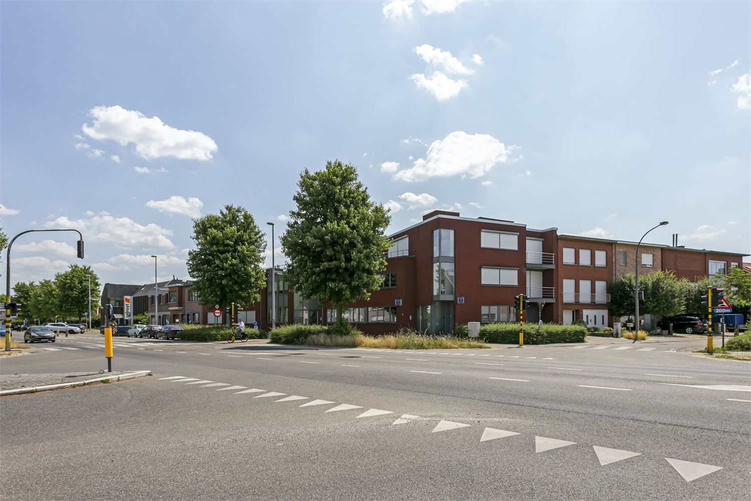 Praktijkruimte of kantoor op een centrale locatie vlakbij het centrum van Wommelgem met goede zichtbaarheid! foto 3