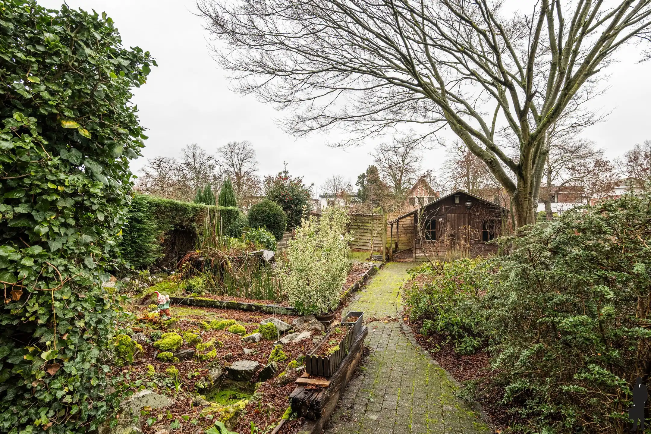 Renovatieproject met veel potentieel: ruime HOB met 3/4 slpk foto 11