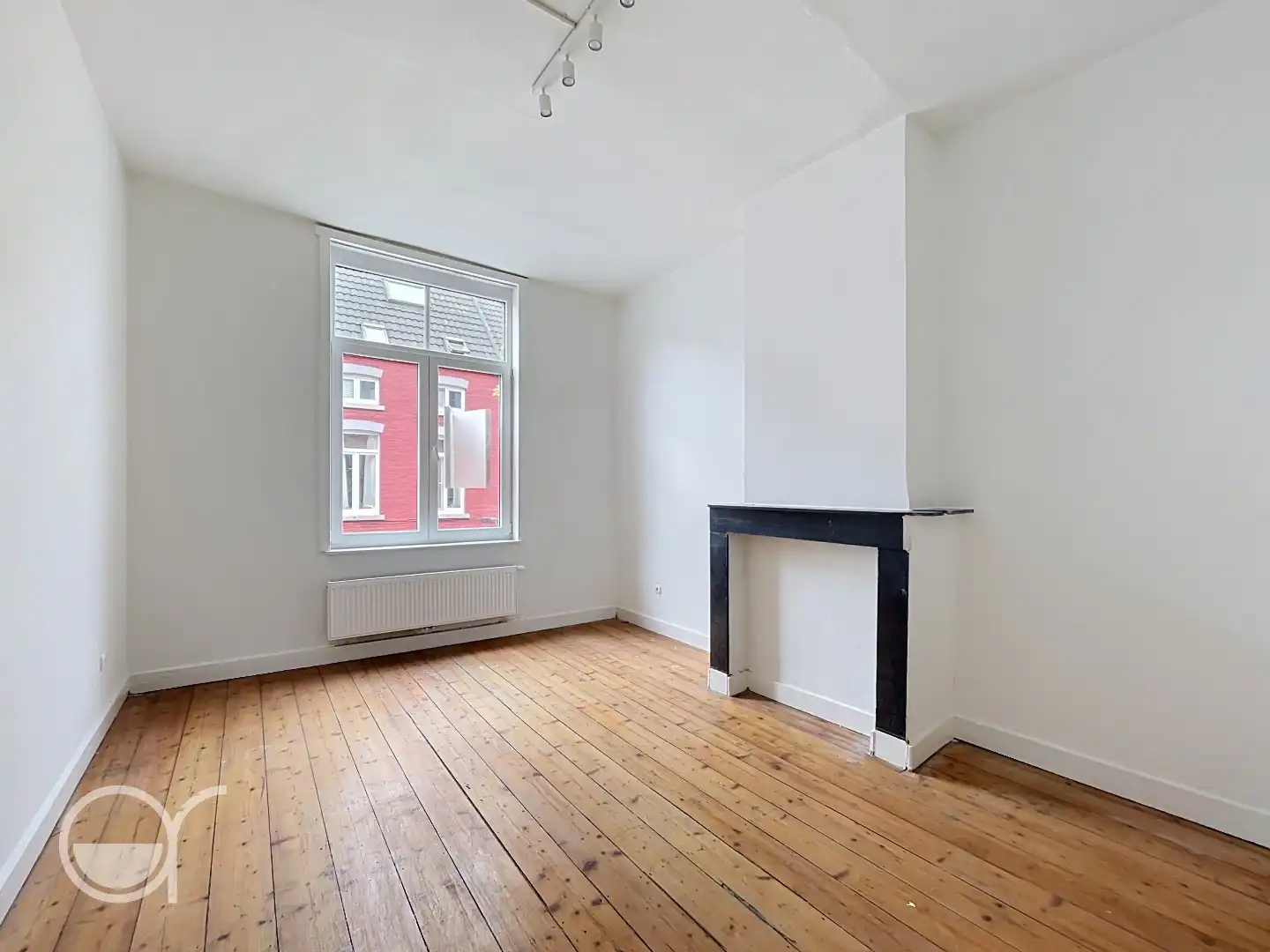 Opgefriste rijwoning met 2 slaapkamers en tuin foto 5