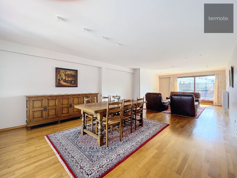 riant appartement 246m² foto 5