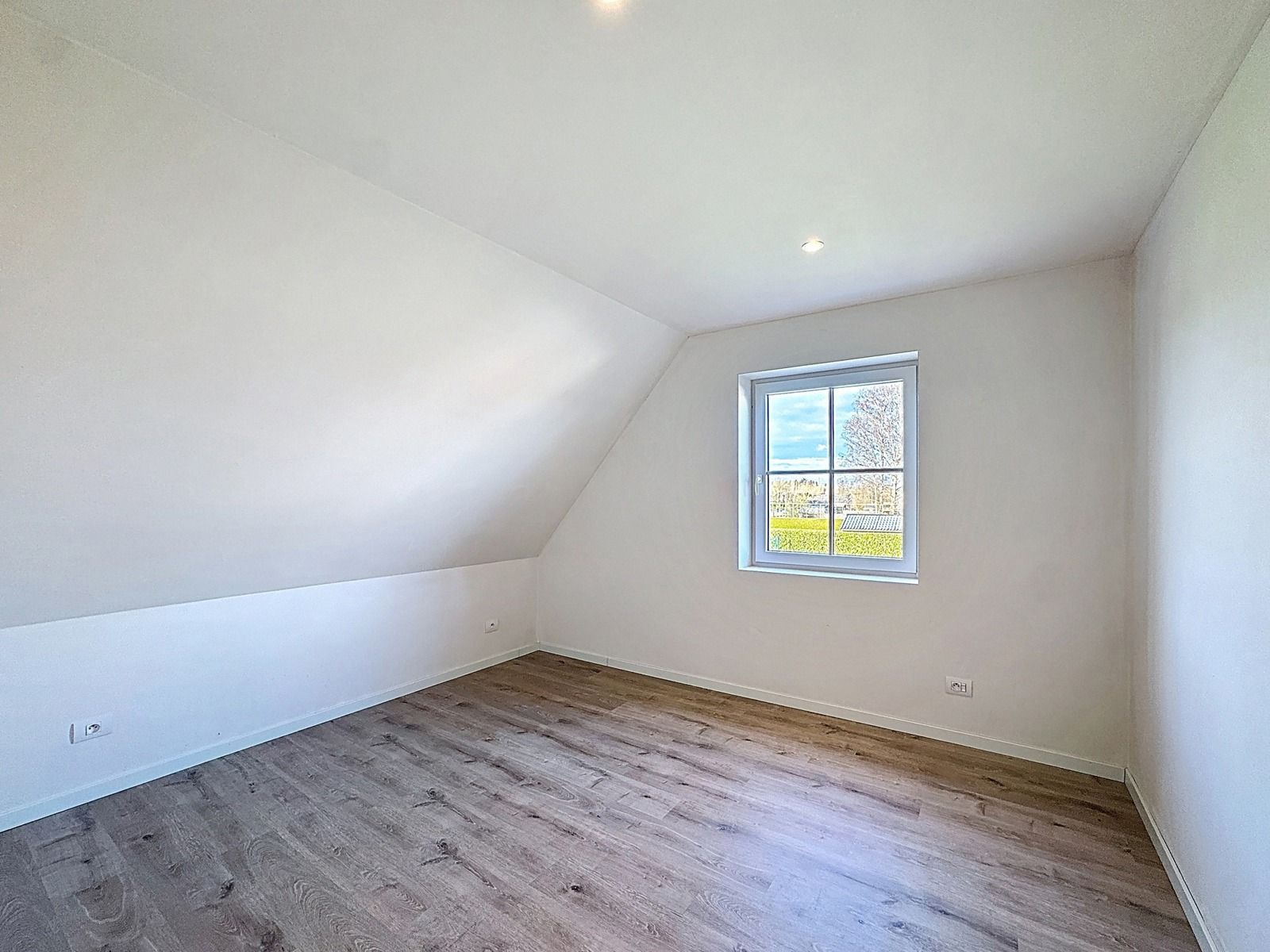 TE HUUR nieuwbouwwoning 4 slaapkamers Jabbeke foto 15