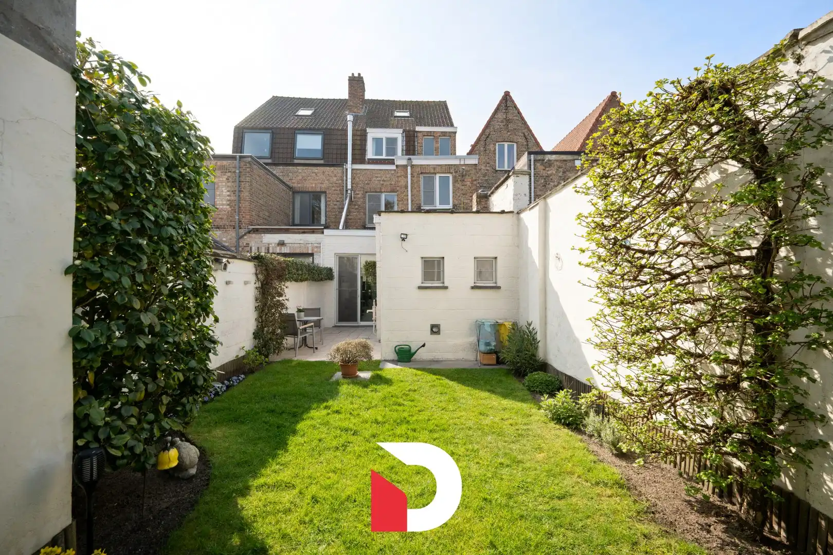 Riante burgerwoning te Kristus-Koning met 4 slk tuin en garagebox foto 8