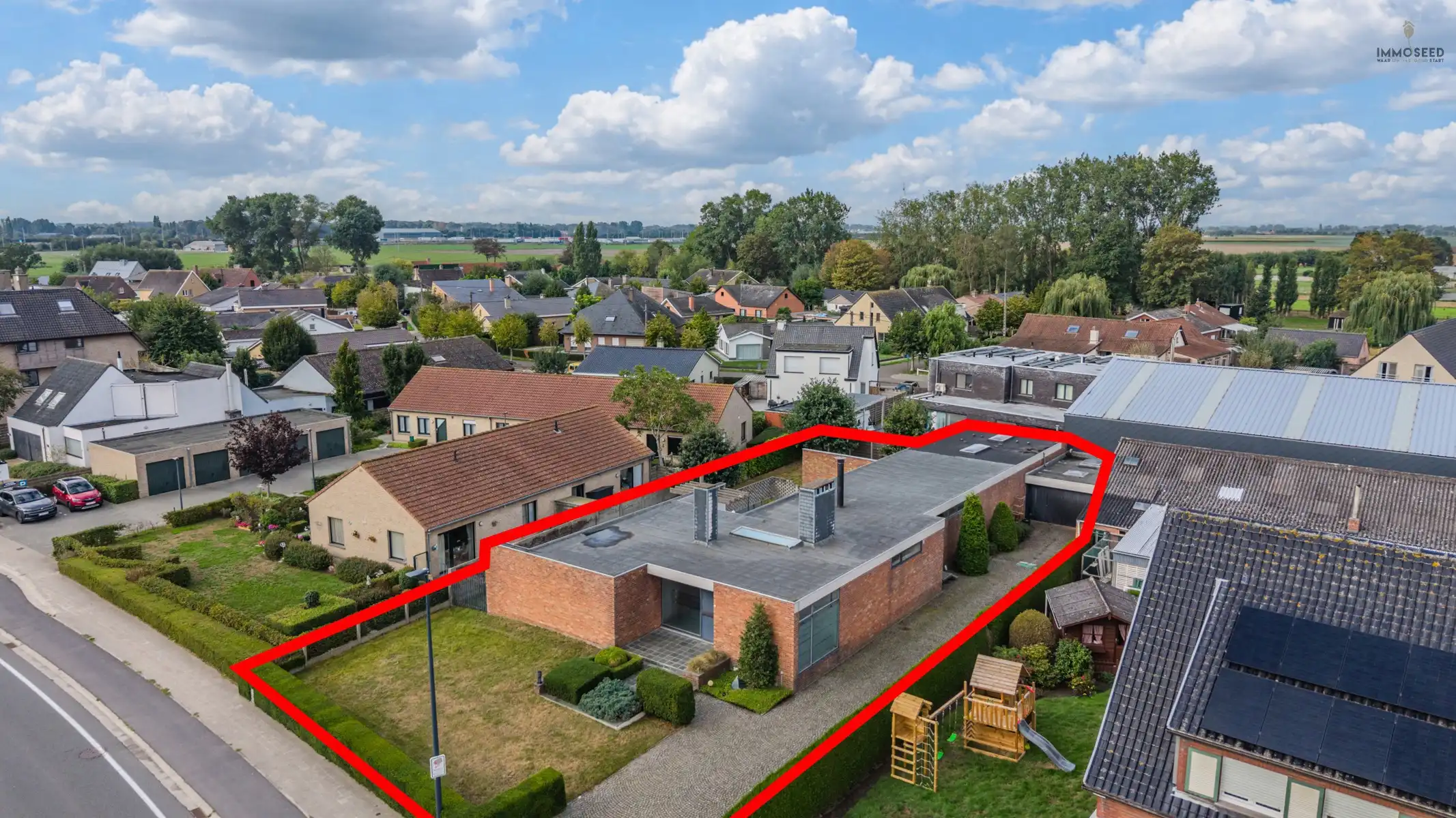 Hoofdfoto van de publicatie: Ruime architectenwoning nabij centrum