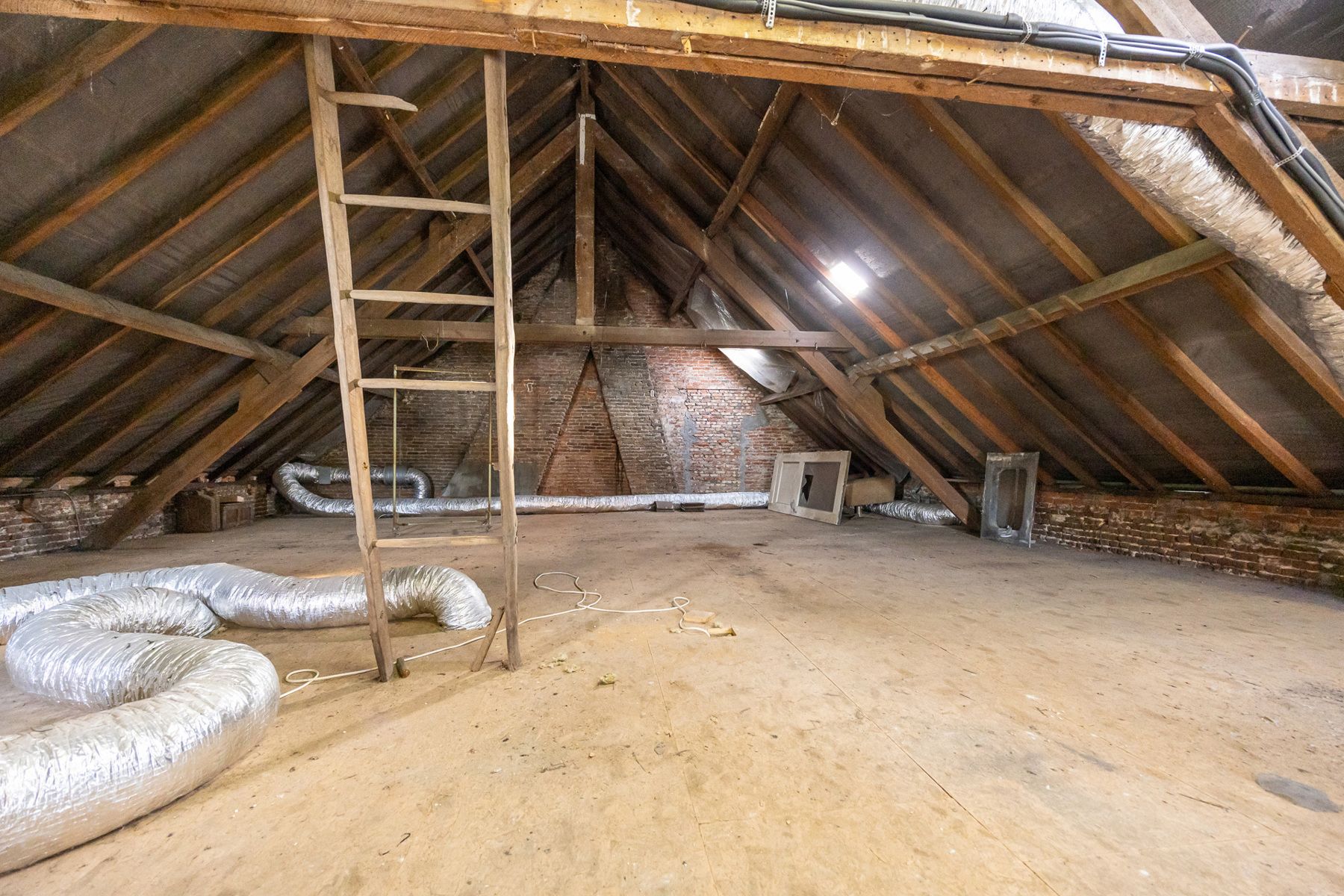 Veelzijdig kantoorgebouw op toplocatie foto 22