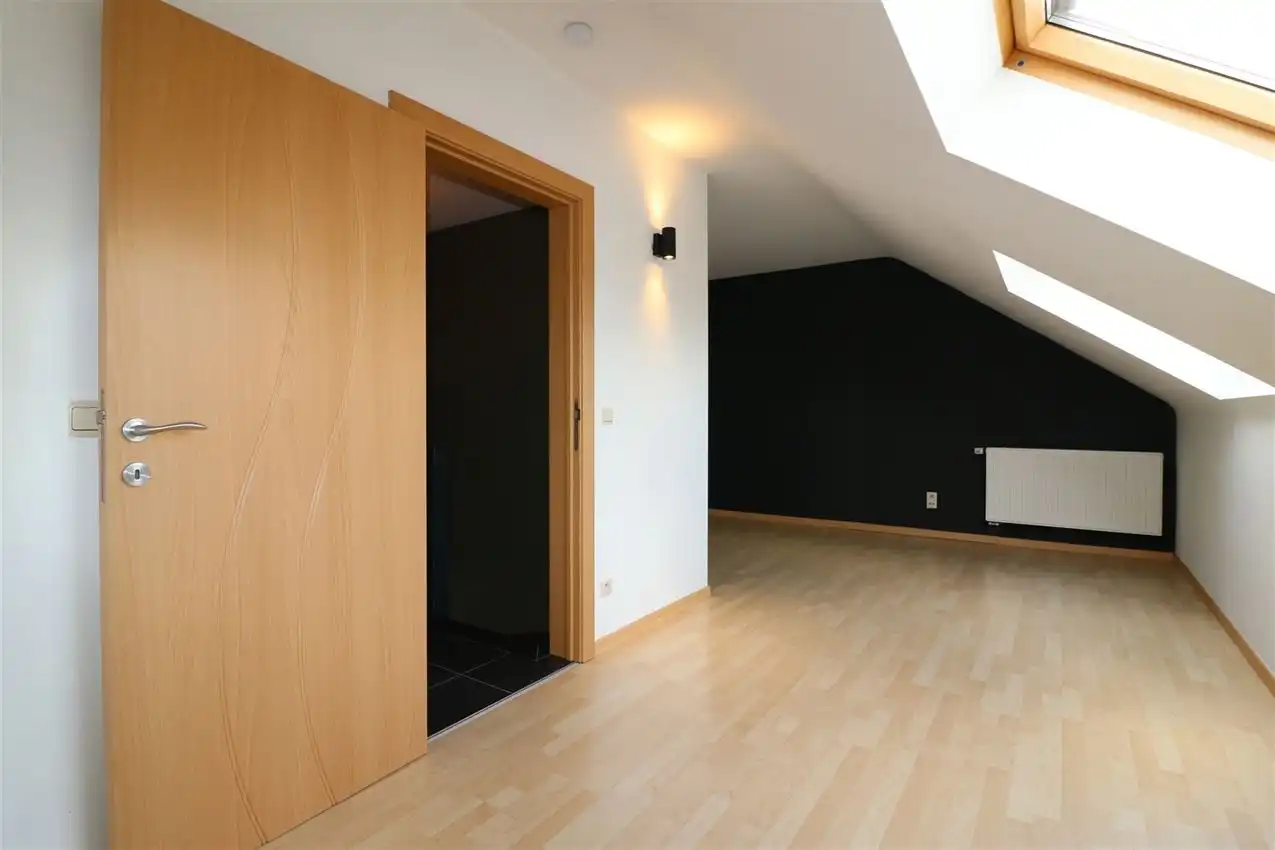 Duplex met groot terras, twee slpk en afgesloten garage foto 17