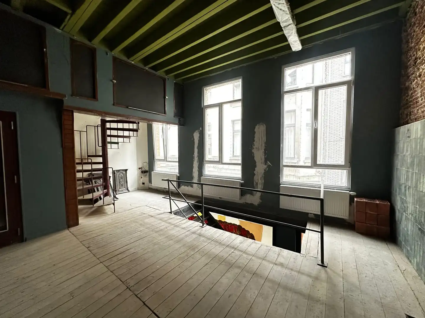 TE RENOVEREN GEBOUW foto 11