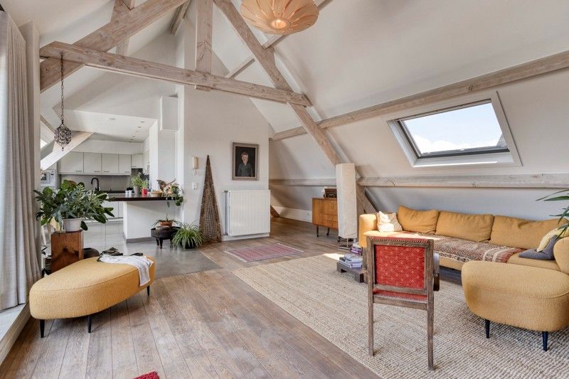 Ruim en charmant dakappartement met 3 slaapkamers en garage TE KOOP in hartje WAKKEN! foto 4