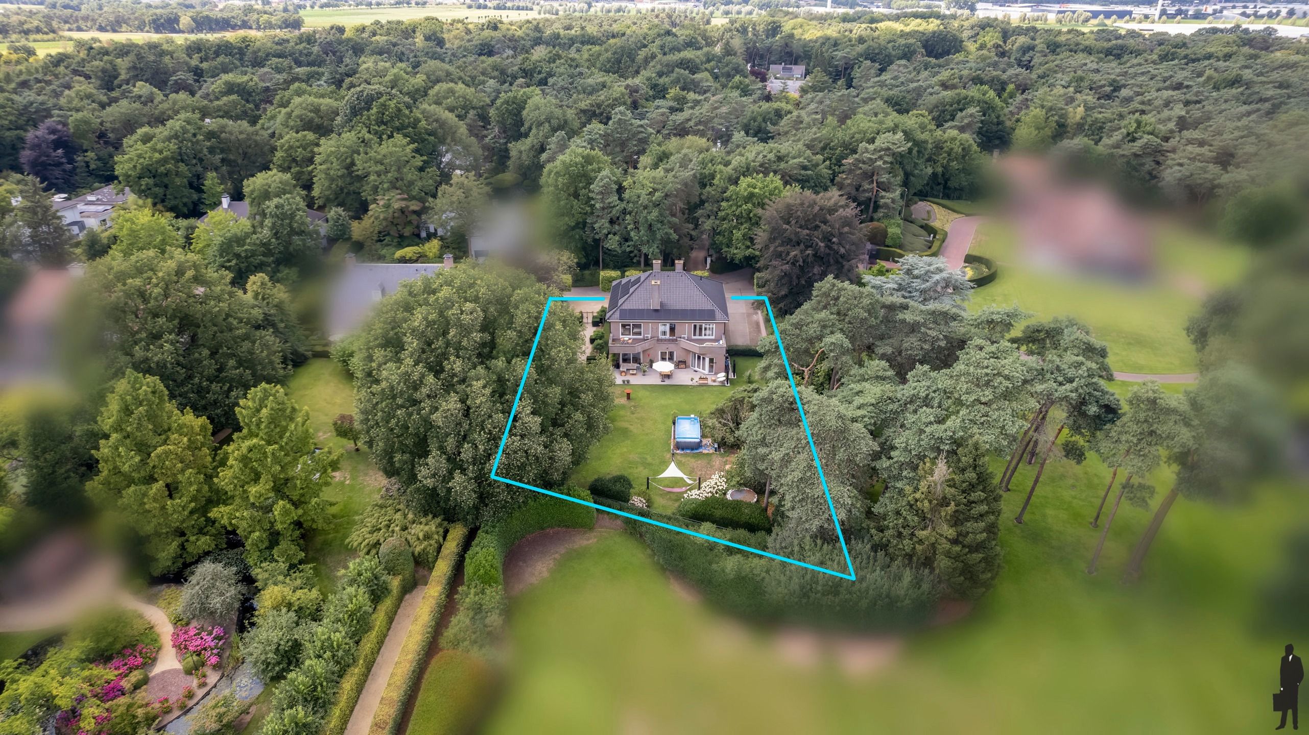 In de residentiële villawijk, De Meersebergen nabij Breda klassieke herenhuis op ca. 2135 m² met uitzicht op "Markdal". foto 68