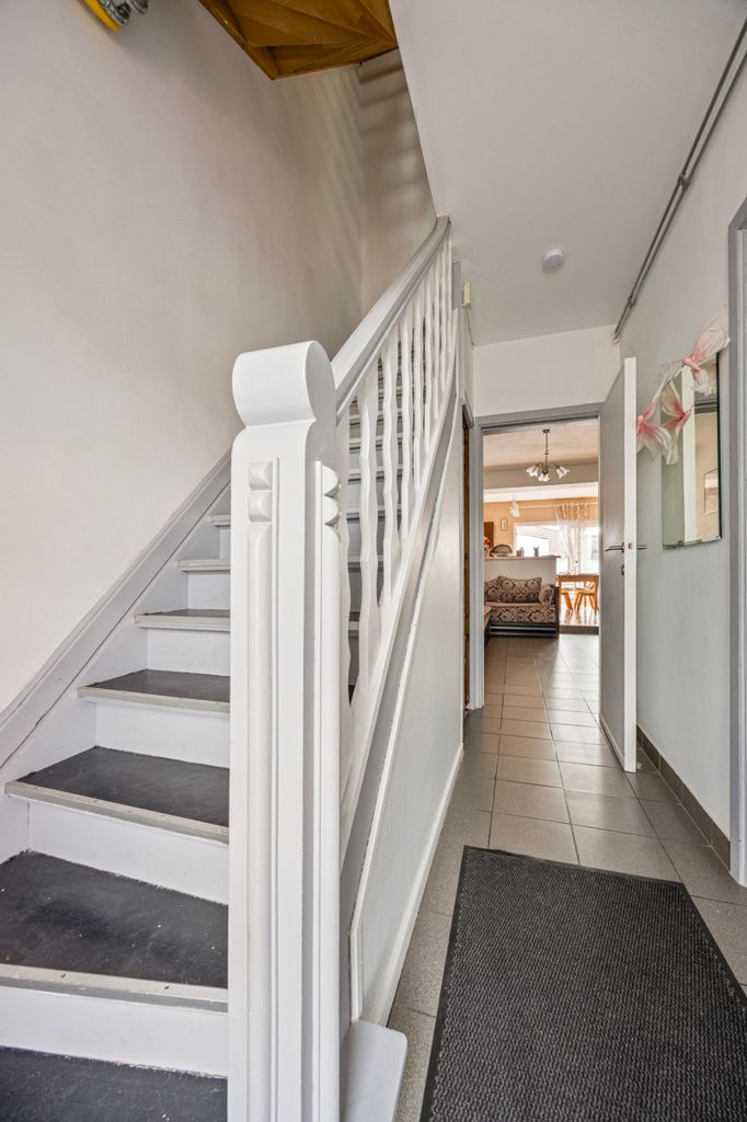 Gerenoveerde 3-gevelwoning, 4 slaapkamers te Asse foto 3