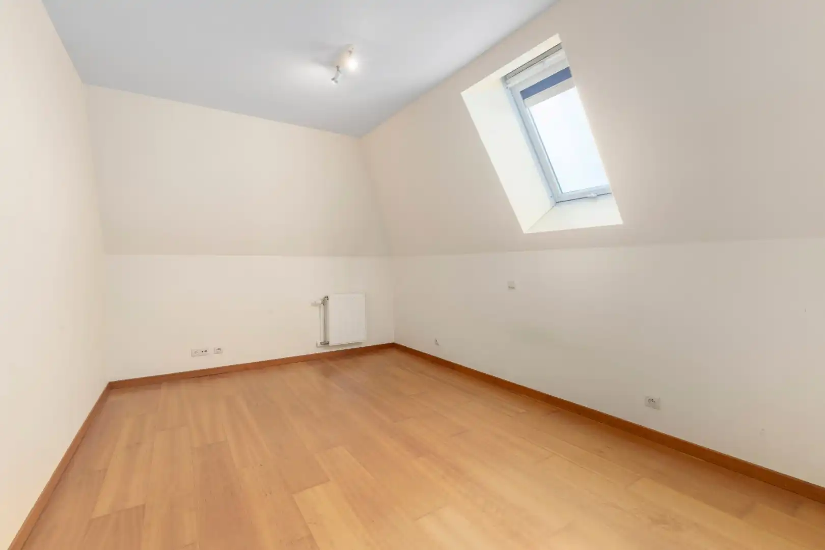 RUIM DUPLEX APPARTEMENT MET 4 SLAAPKAMERS foto 14