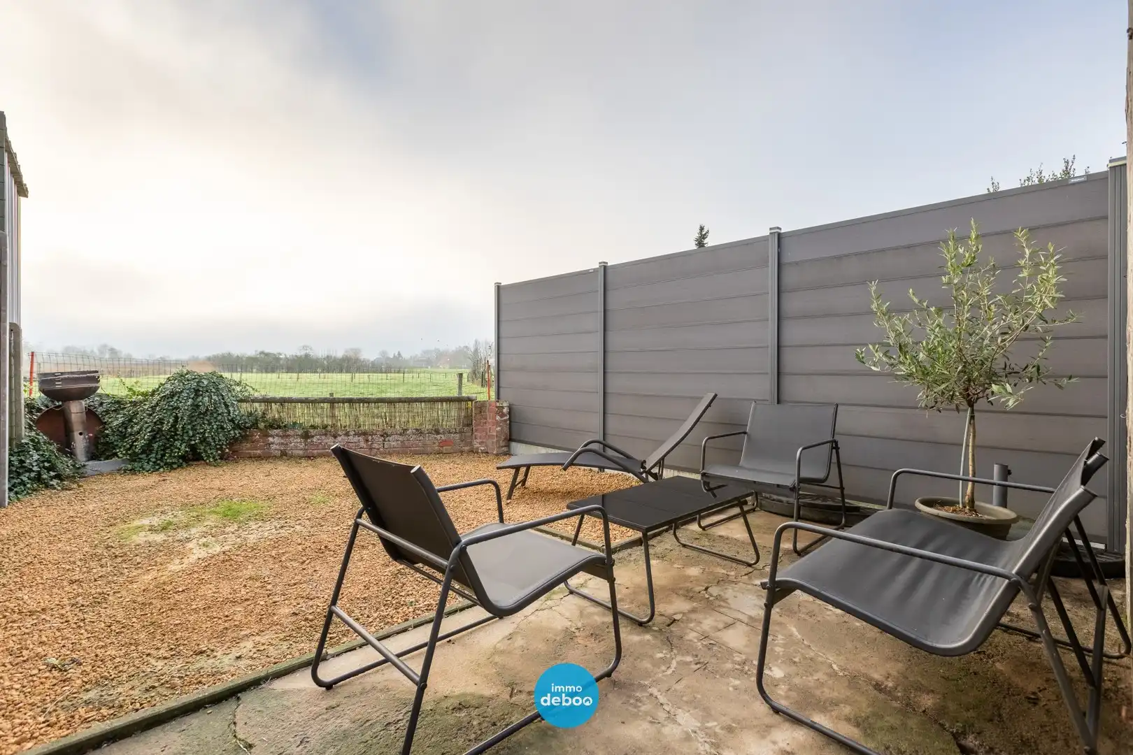 Instapklare gezinswoning met prachtig uitzicht foto 24