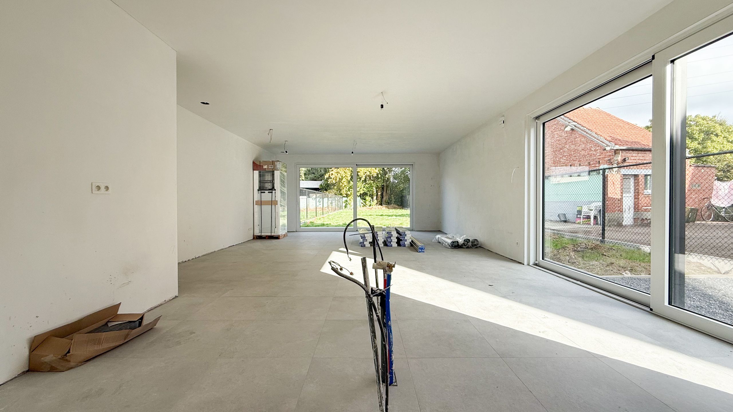 Nieuwbouwwoning (casco+) met 3 slpkms, terras en ruime tuin! foto 3