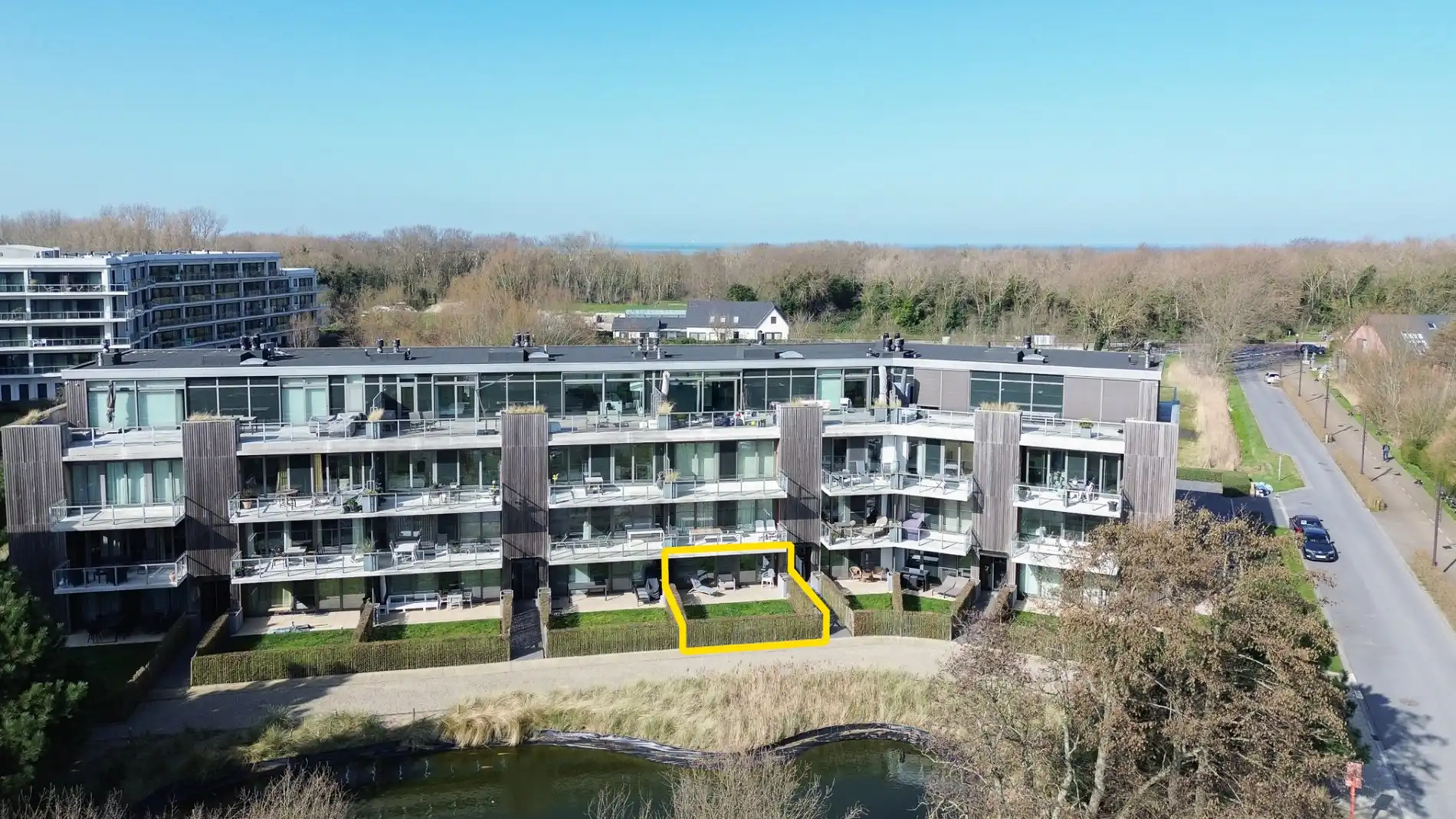 Luxueus afgewerkt 2-slaapkamerappartement met terrassen en tuin op toplocatie! foto 3
