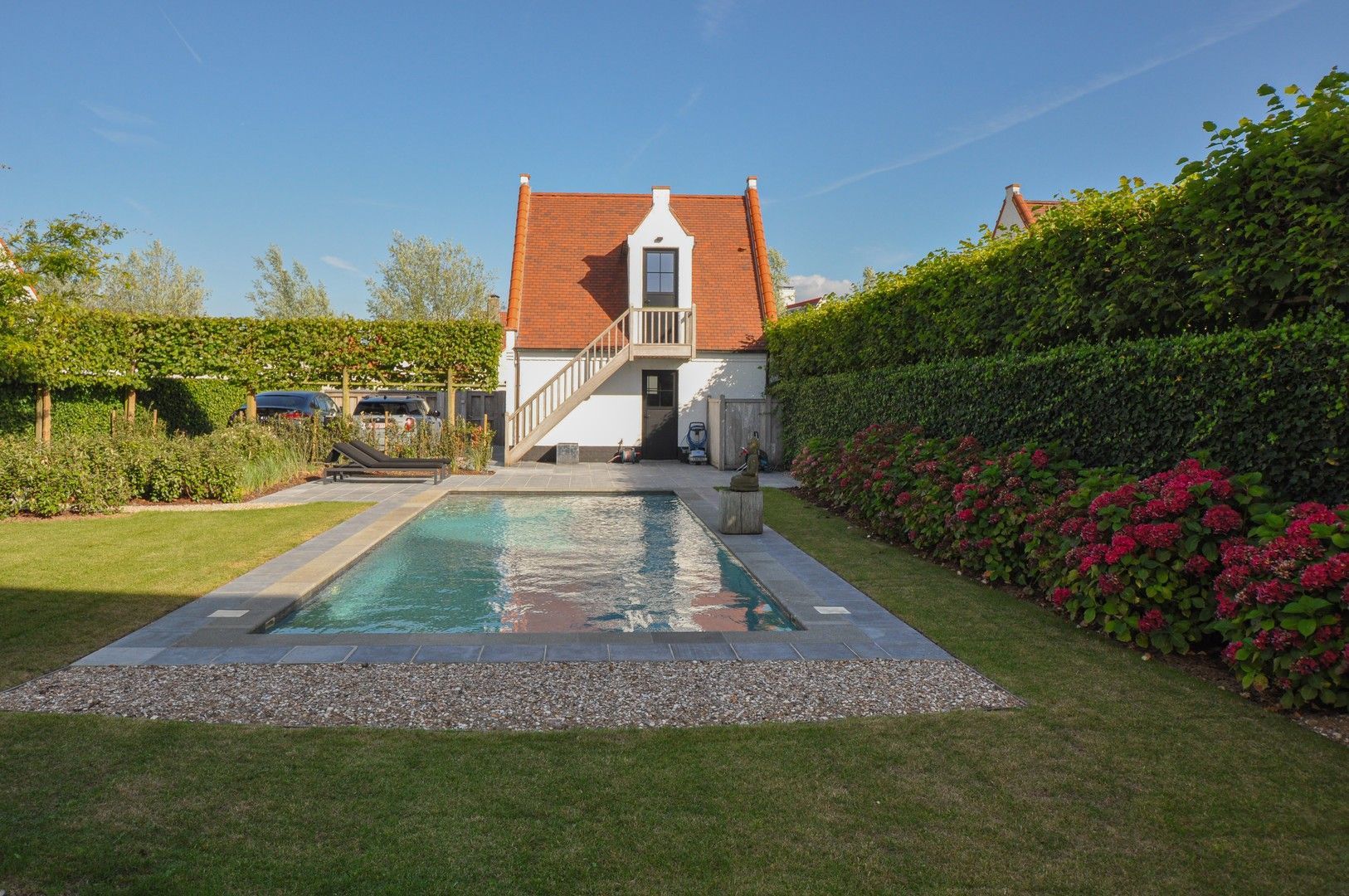 Prachtige, alleenstaande villa met zwembad genietend van adembenemend open zicht op de polders. foto 15