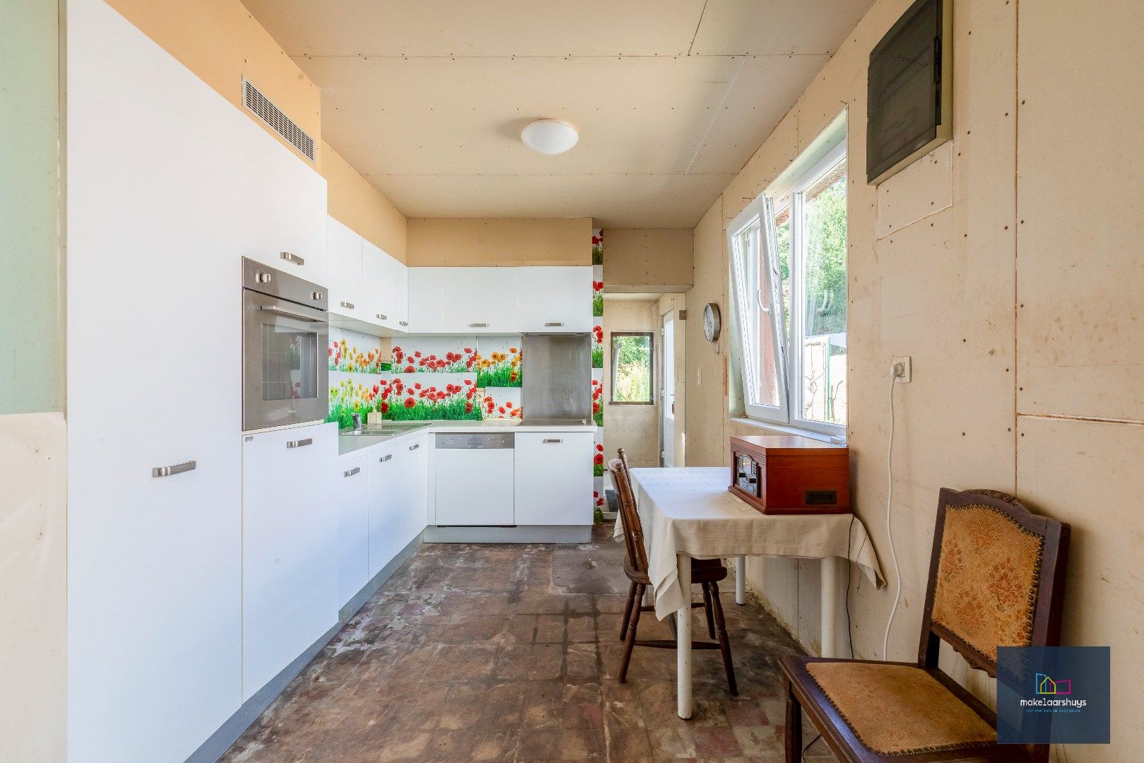 VERKOCHT !!! Residentieel gelegen  te renoveren halfopen bebouwing met tuin  foto 8