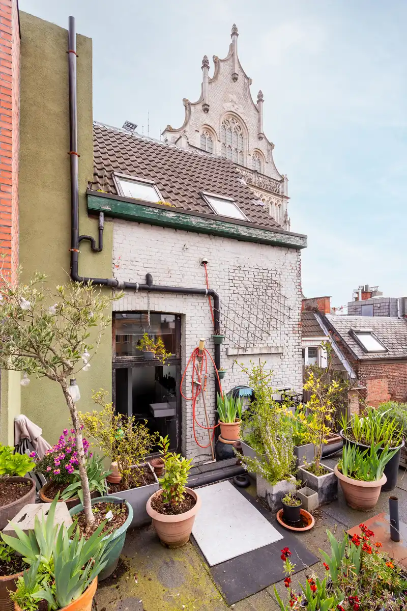 Authentieke woning met winkel en zicht op de Sint Pauluskerk. foto 16