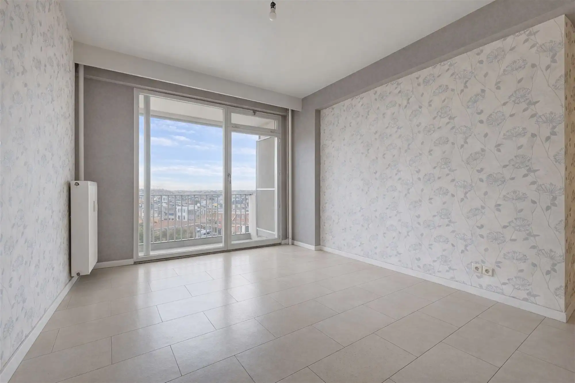 Appartement met 2 slaapkamers, terras + parking mogelijk foto 9