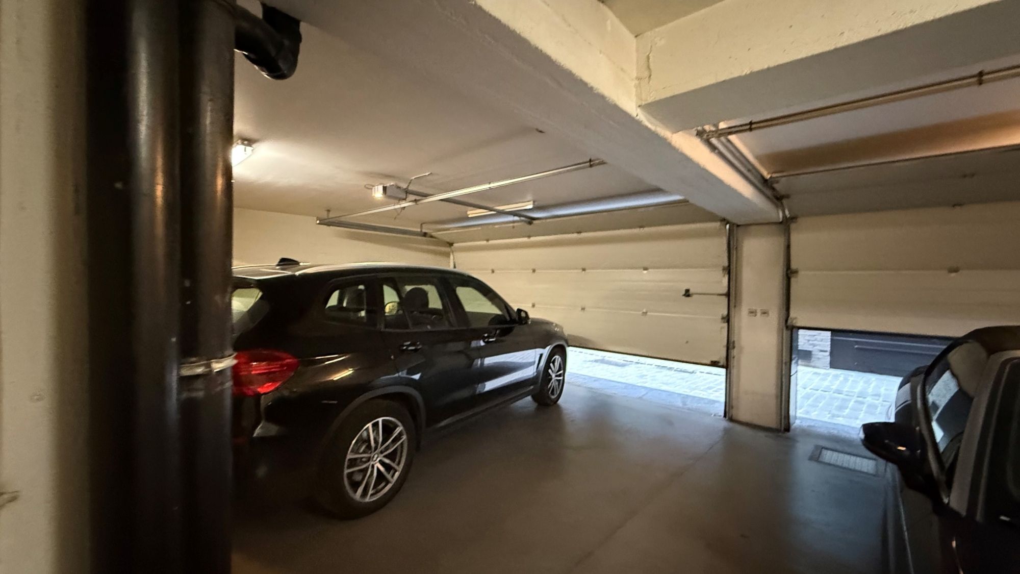 MAGAZIJN/RUIME GARAGE (+/- 70 m²) TE HUUR VLAKBIJ KOUTER GENT CENTRUM foto 8