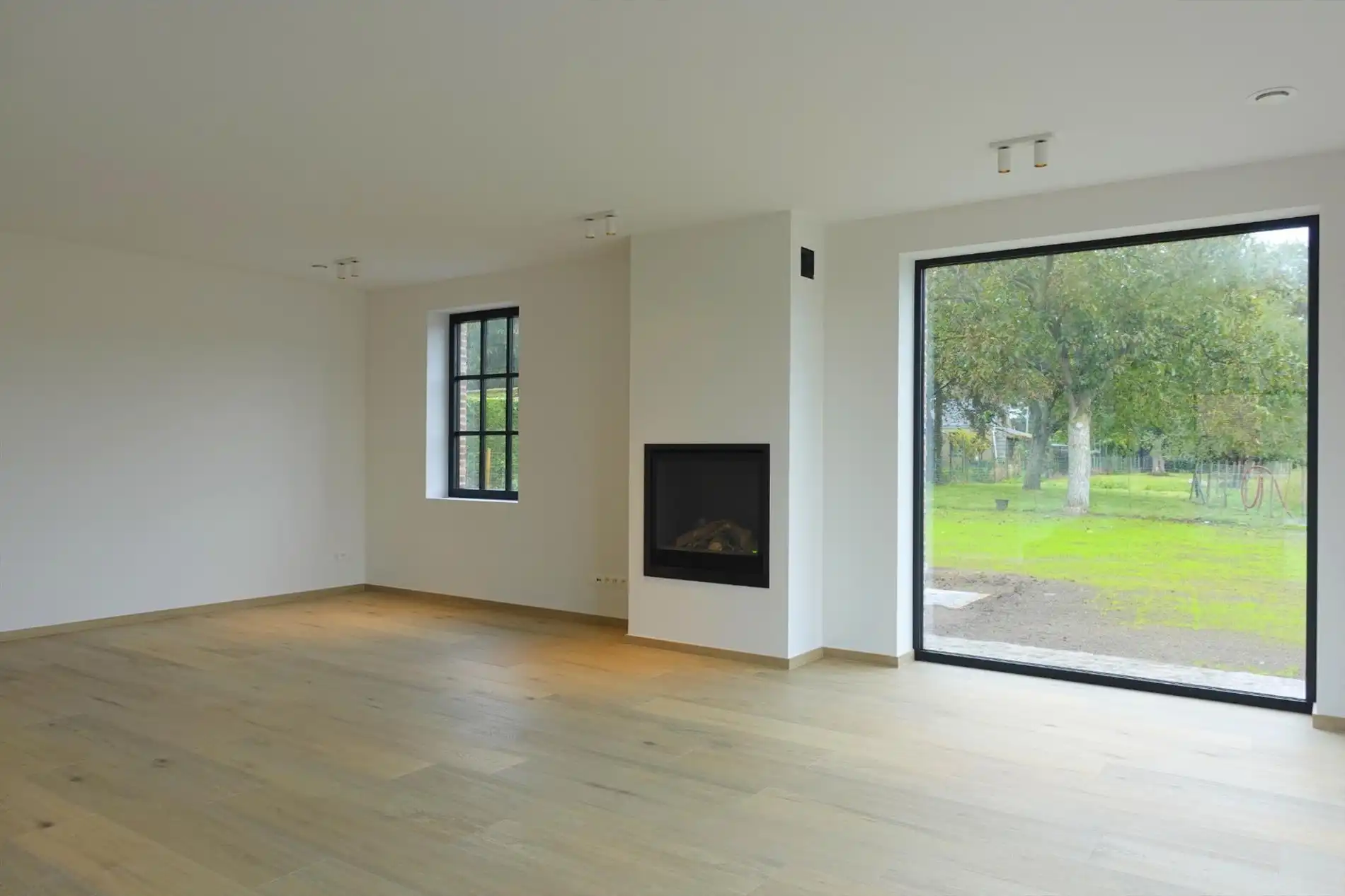 Prachtige villa met ruime tuin, landelijk uitzicht en uitgebreid beveiligingssysteem foto 4