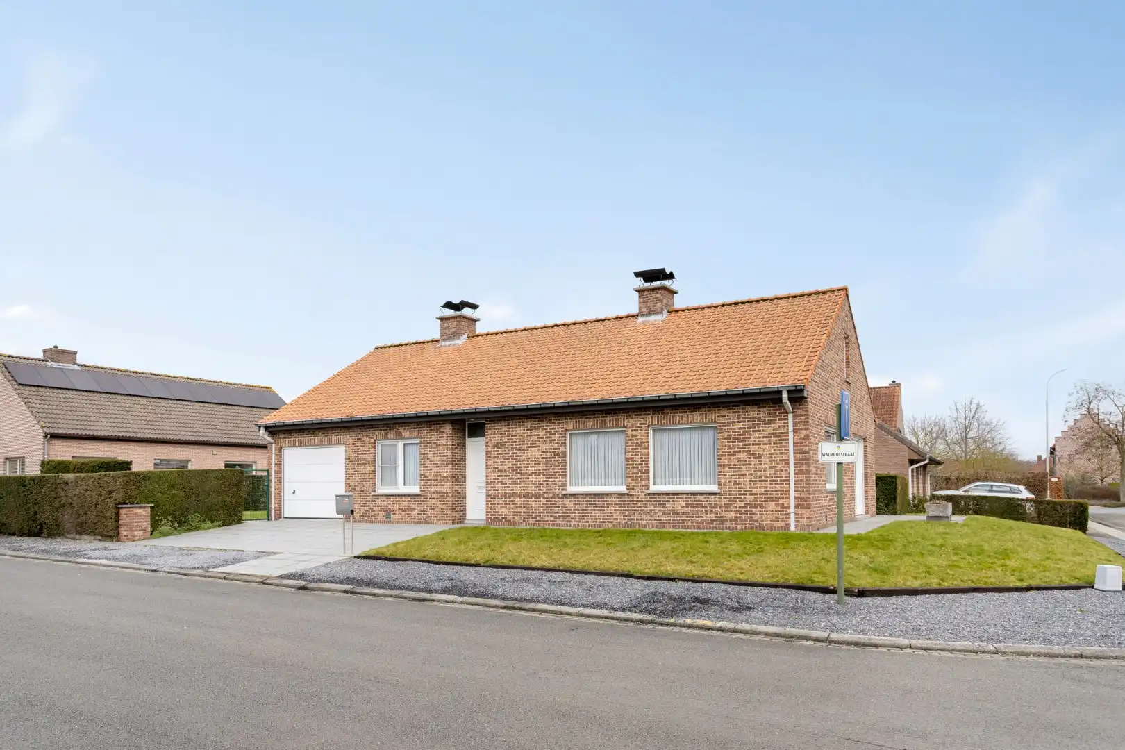 Hoofdfoto van de publicatie: Uiterst verzorgde, gelijkvloerse villa met 2 slaapkamers en ruime garage!