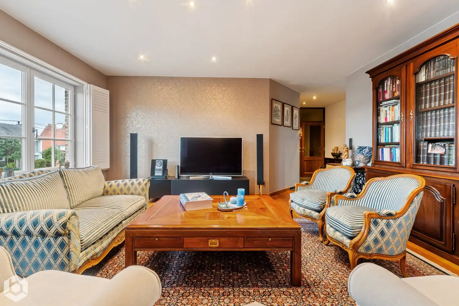 Commercieel pand met ruim appartement op toplocatie in Sint-Katelijne-Waver foto 17