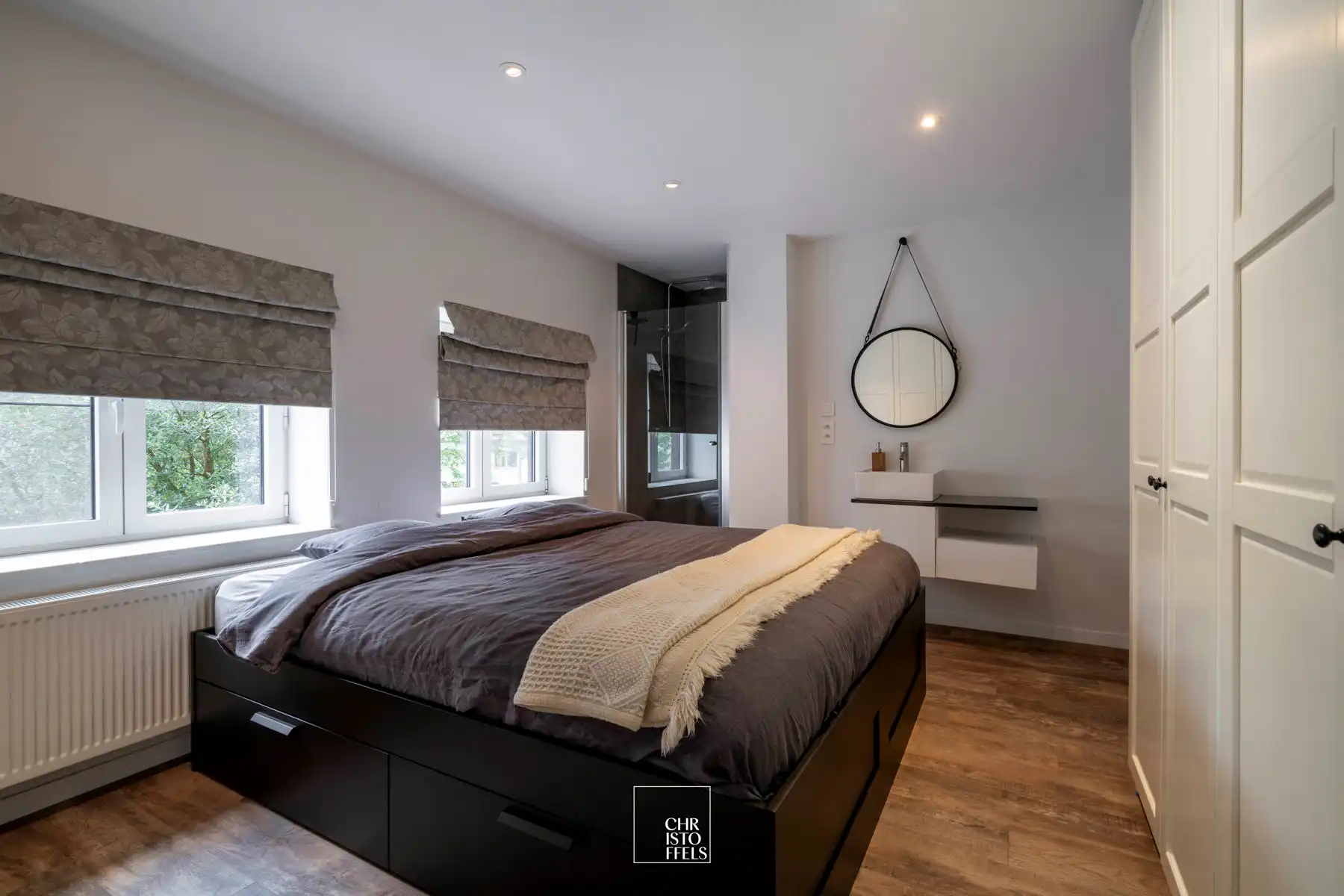 Eigentijdse gerenoveerde villa op een riant perceel van 1.986 m² foto 12