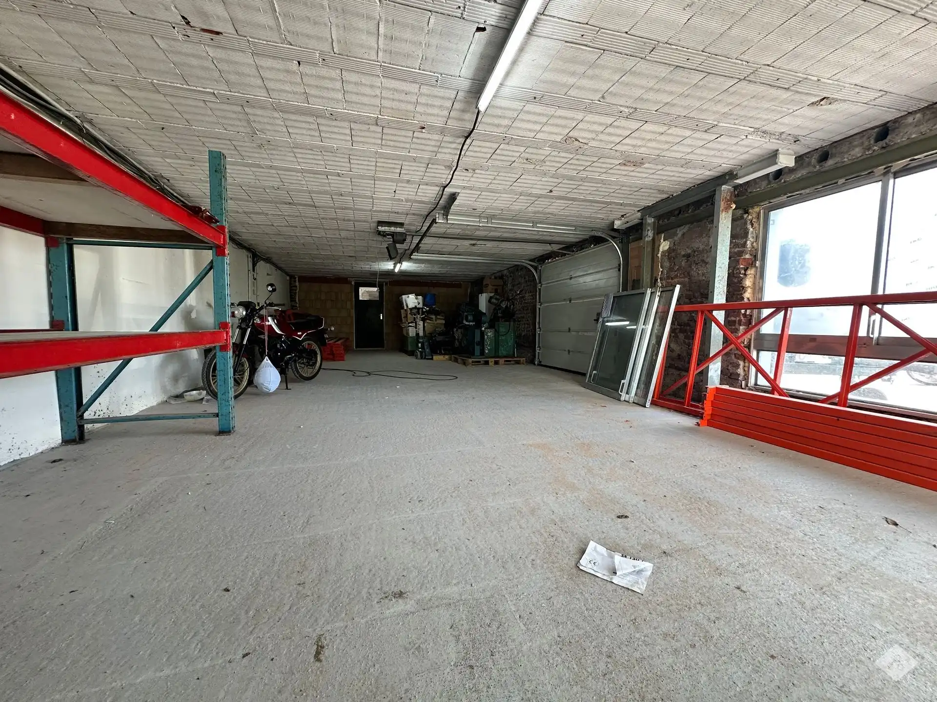 Loods te huur in Opwijk 75 m² opslagruimte met alle nutsvoorzieningen inbegrepen foto 2