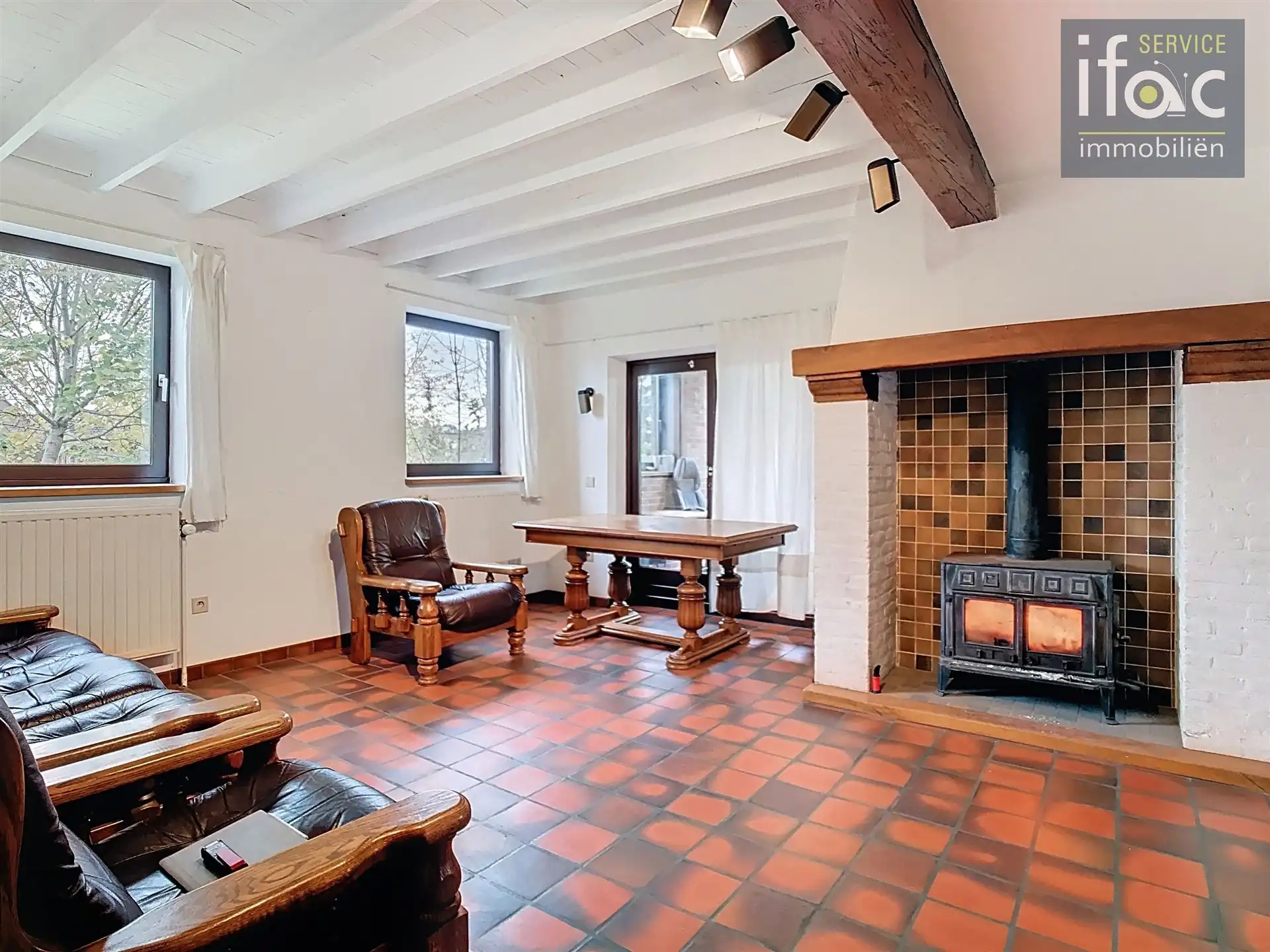 Huis met 4 slpks, 2 badk., tuin en garage foto 4