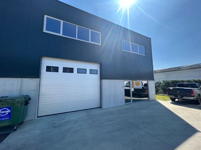 Nieuwbouw KMO-unit met mezzanine te koop in Lede – uitstekende ligging foto 11