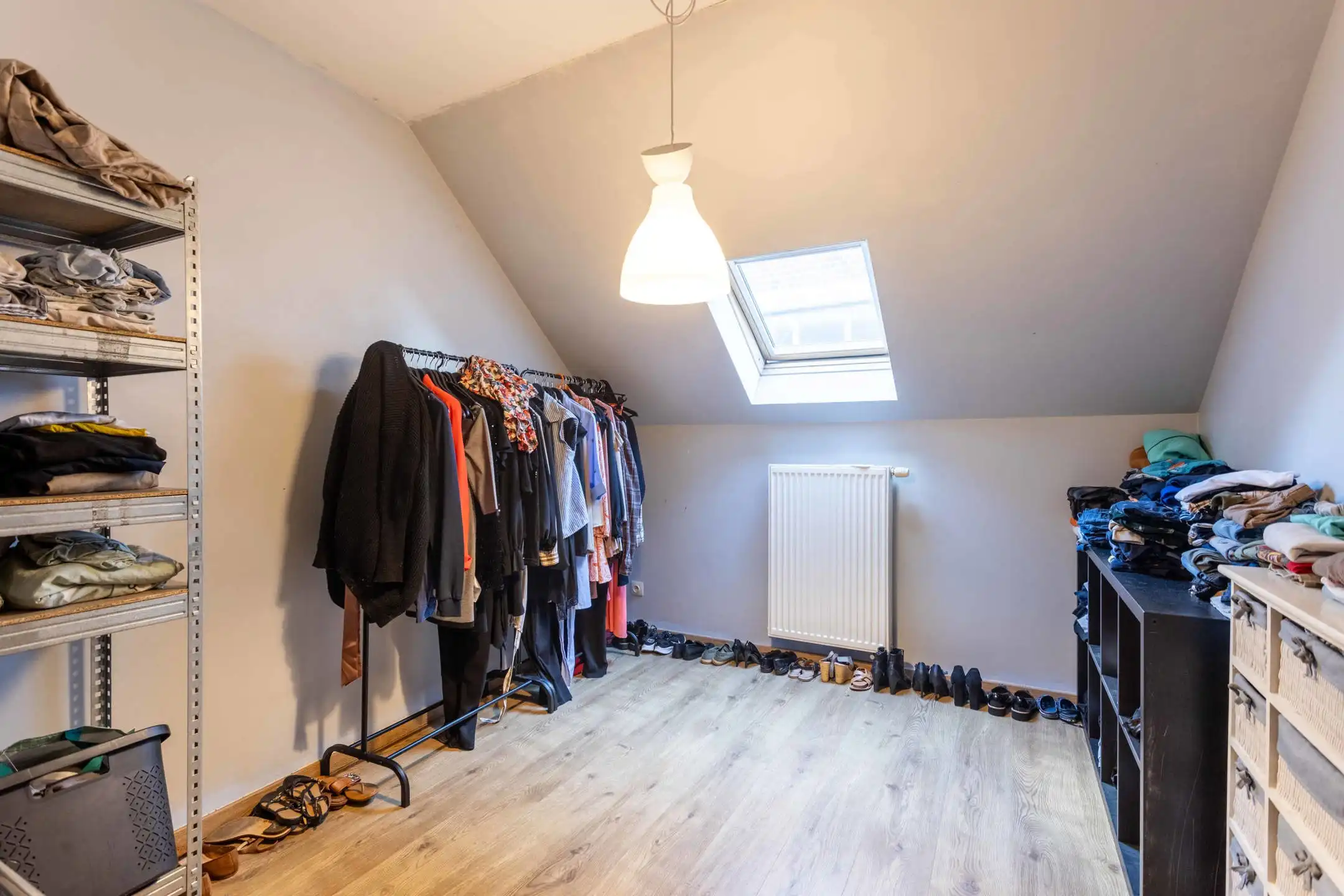 Ruim, instapklaar appartement met terras nabij het centrum! foto 17