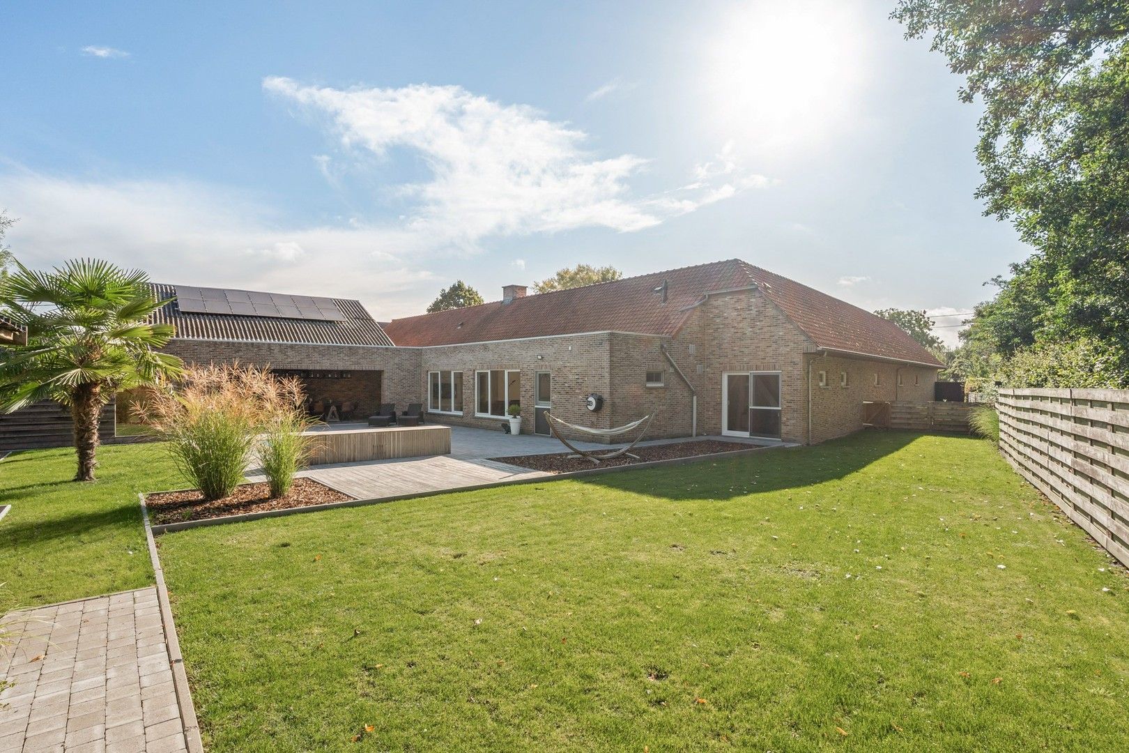 Instapklare en energiezuinige villa met zwembad en loods aan de voet van de Vlaamse Ardennen foto 12