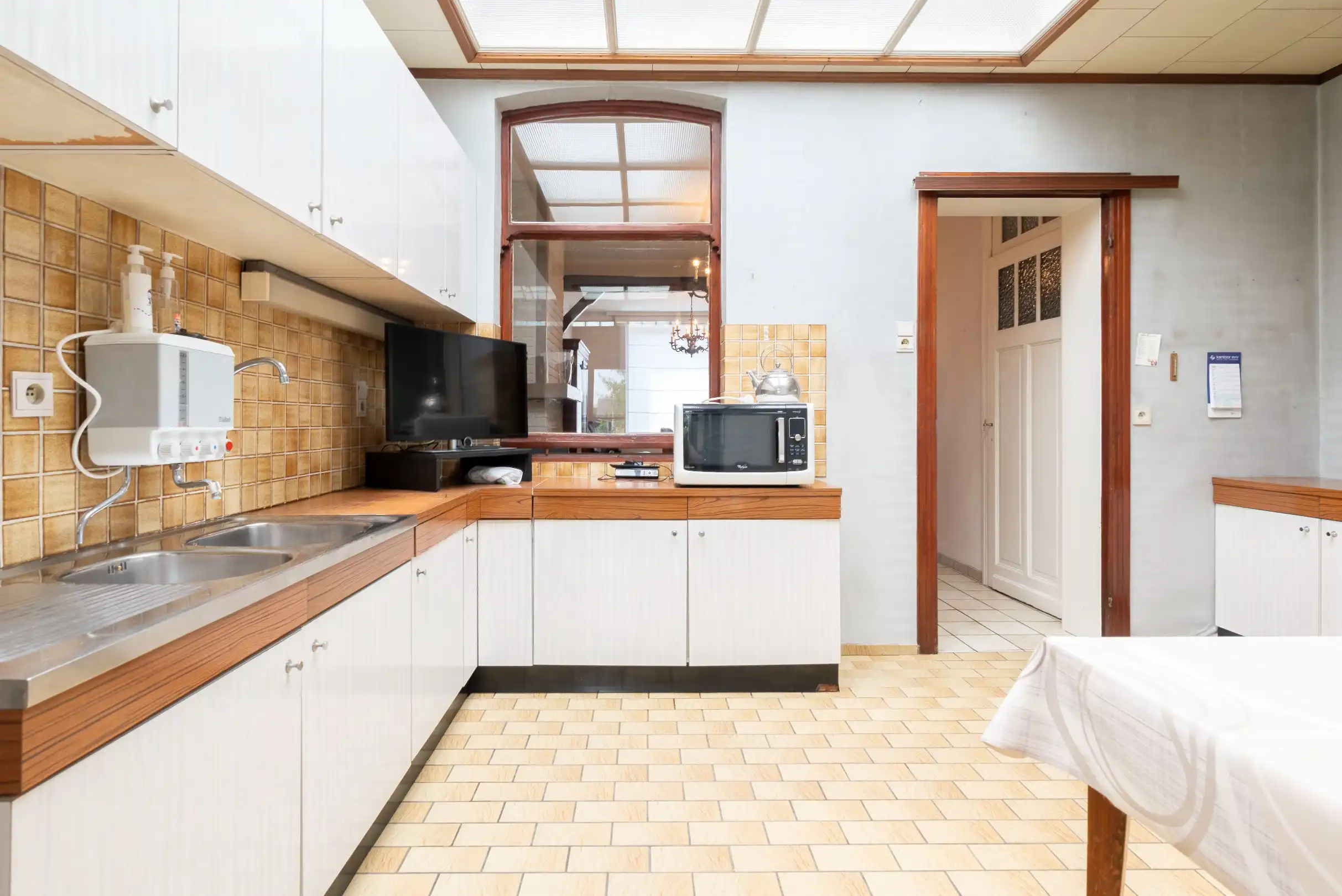 Goed onderhouden woning met garage, oprit en uitbreidingsmogelijkheden foto 10