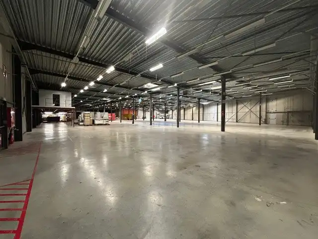 REPRESENTATIEF BEDRIJFSGEBOUW MET KANTOREN EN DUURZAME ENERGIE OP TOPLOCATIE TE HEUSEN - ZOLDER foto 18