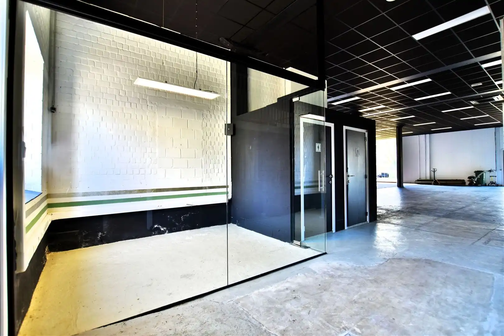 Multifunctioneel bedrijfspand (ca. 450m²) te Hamme foto 2
