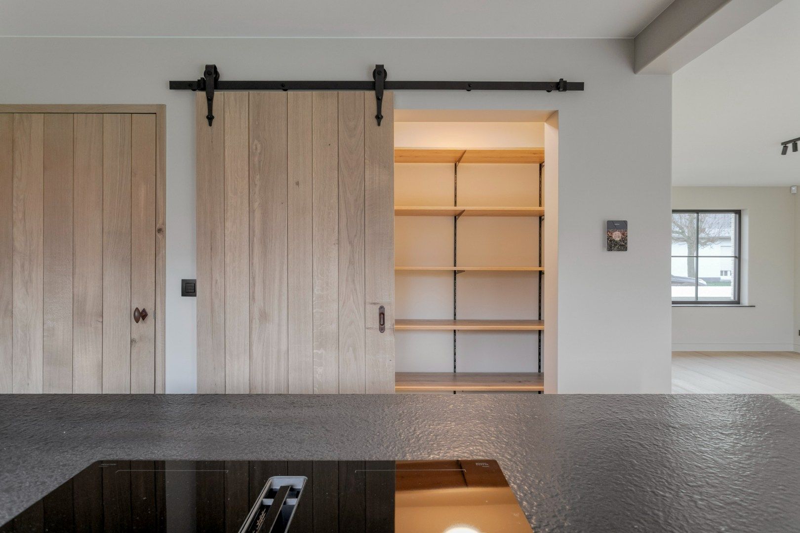 Compleet gerenoveerde villa met 3 slks, aangelegde tuin in een doodlopende straat. foto 4