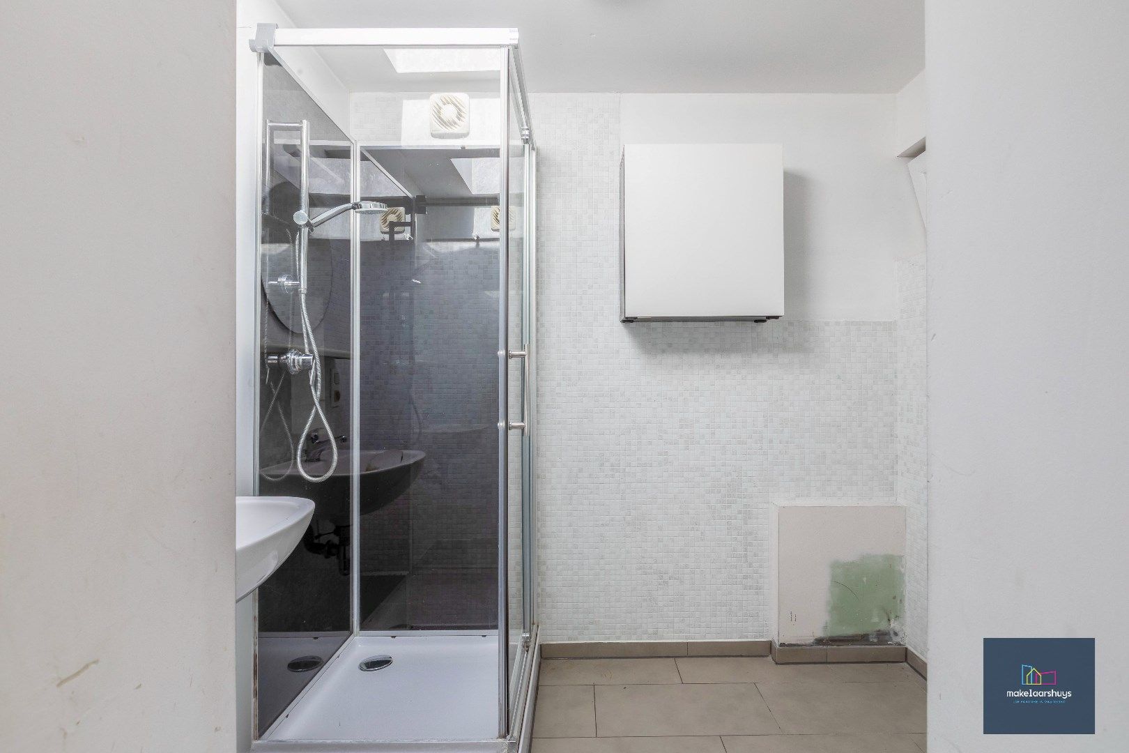 VERKOCHT !!! Residentieel gelegen  te renoveren halfopen bebouwing met tuin  foto 13