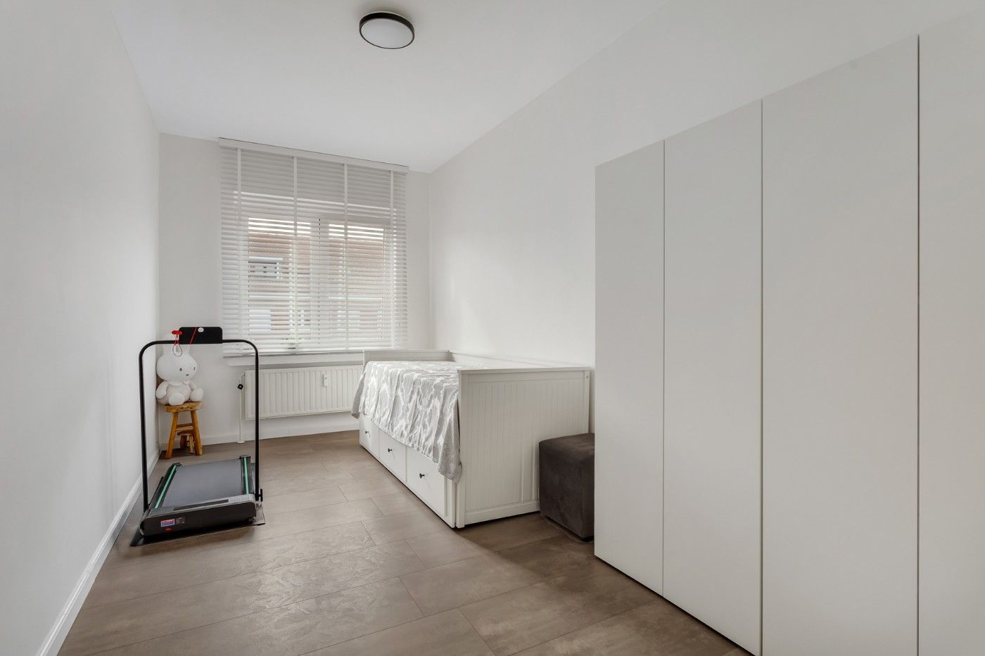 Gerenoveerd app. op 1e verd. met 3 slpk. en garage foto 13