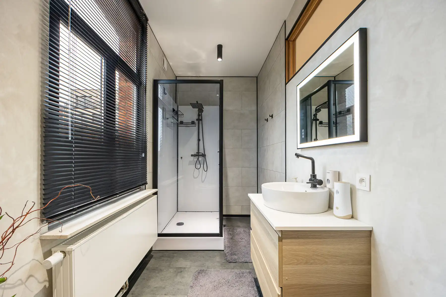 Gezellige, recent gerenoveerde woning in centrum Schoten! foto 9