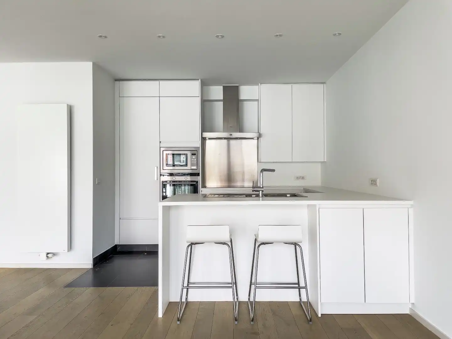 Recent appartement met OPEN ZICHT, zeer goed gelegen in een rustige straat vlakbij het Driehoeksplein. foto 8