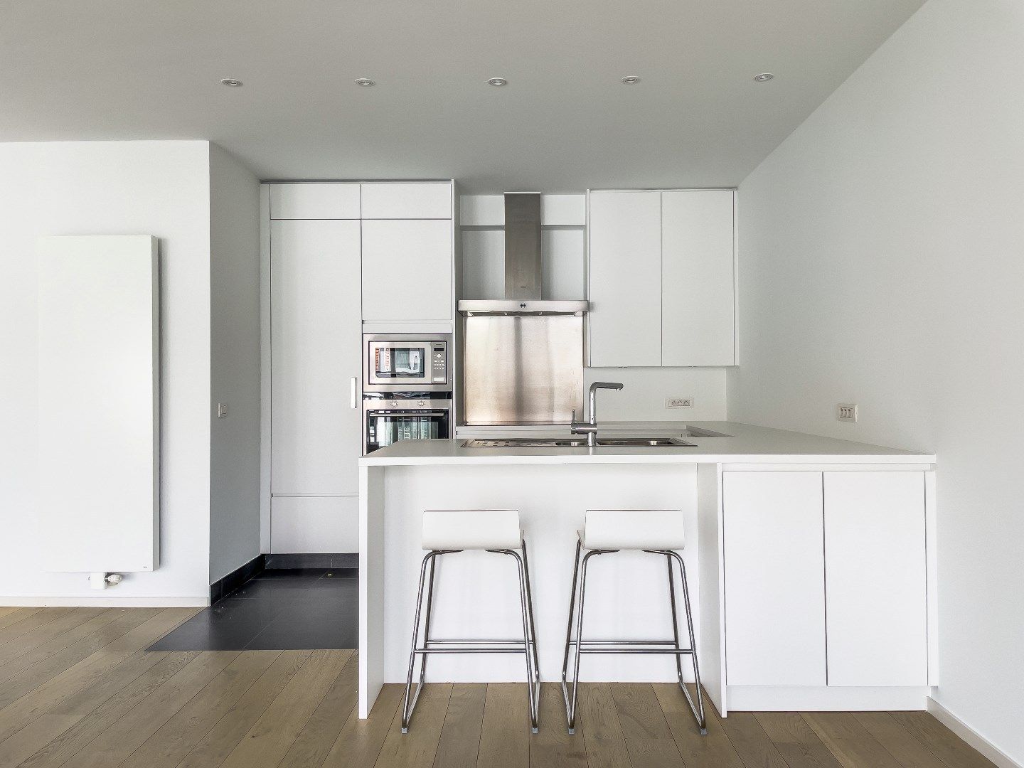 Recent appartement met OPEN ZICHT, zeer goed gelegen in een rustige straat vlakbij het Driehoeksplein. foto 8