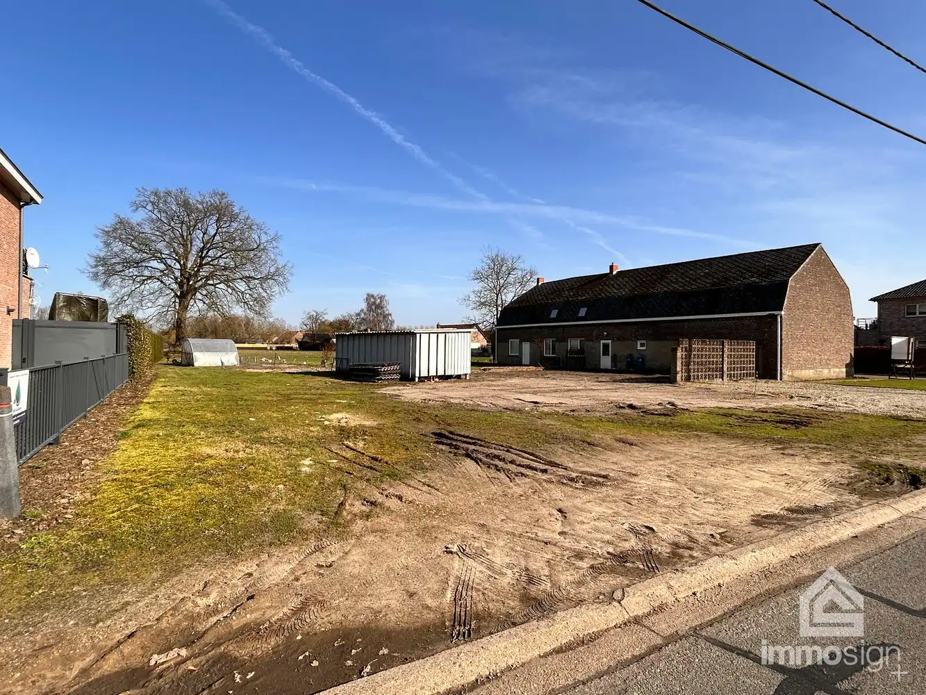 Ruim bouwperceel van 7a20ca geschikt voor open bebouwing! foto 5