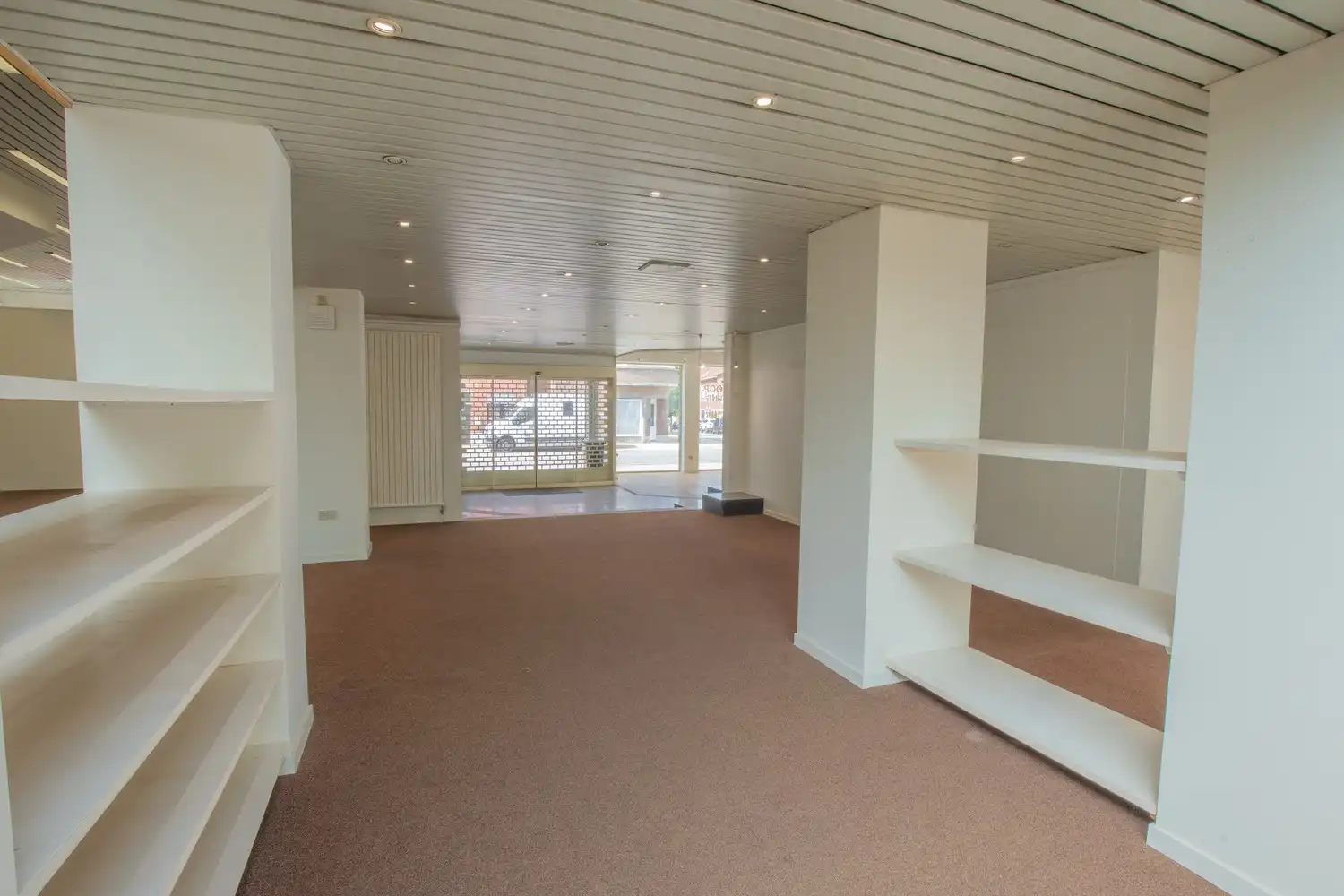 Commerciële toplocatie van 694 m² op hoekligging in Aarschot foto 14