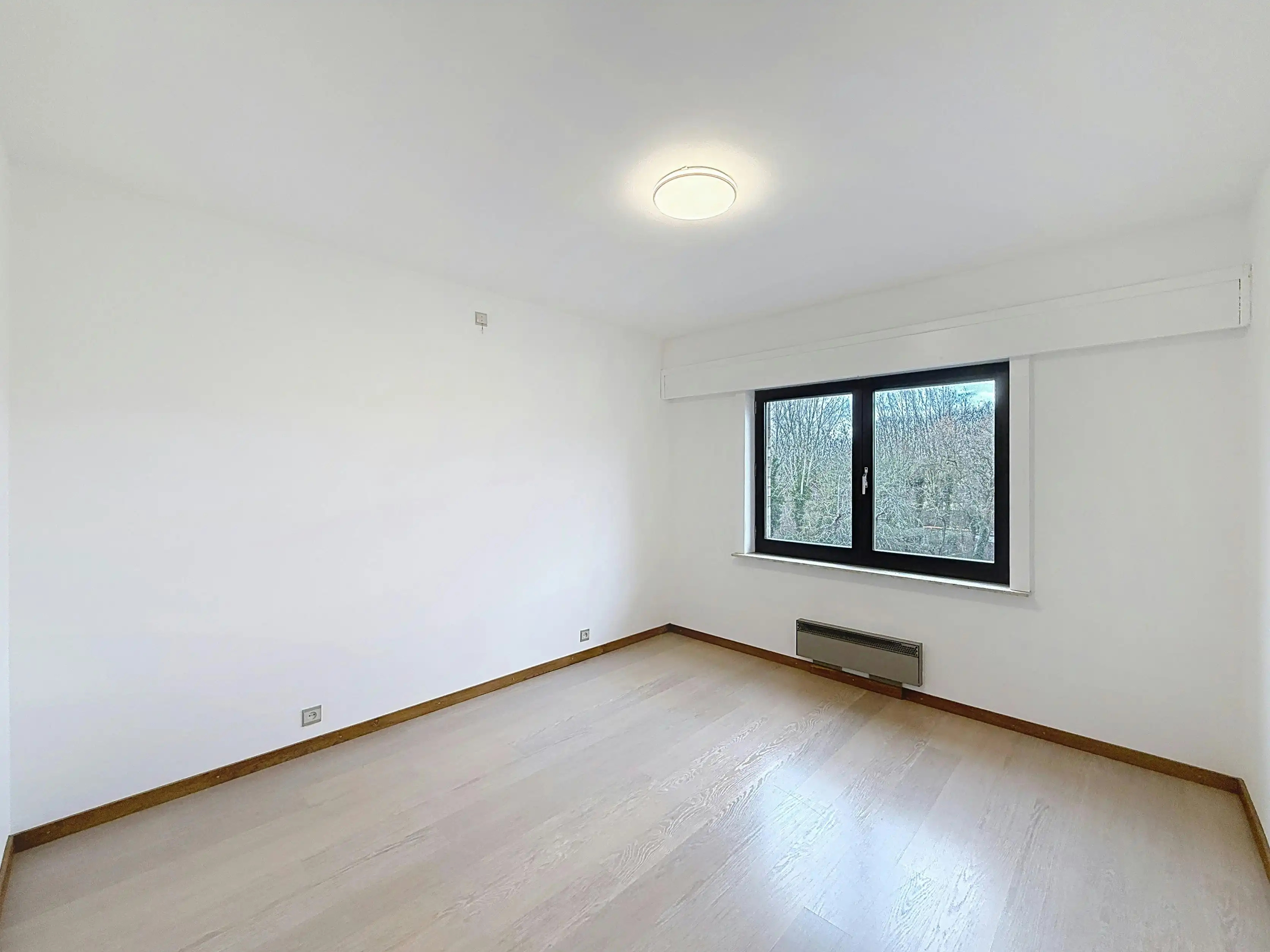 Appartement met drie kamers en garage te koop in Ieper foto 9